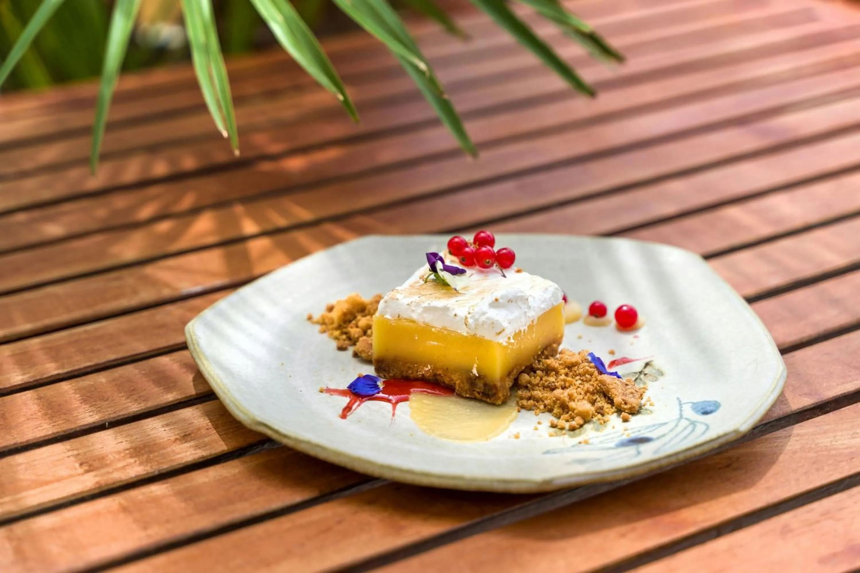 Restaurant/places to eat in Le Meridien Ra Beach Hotel and Spa