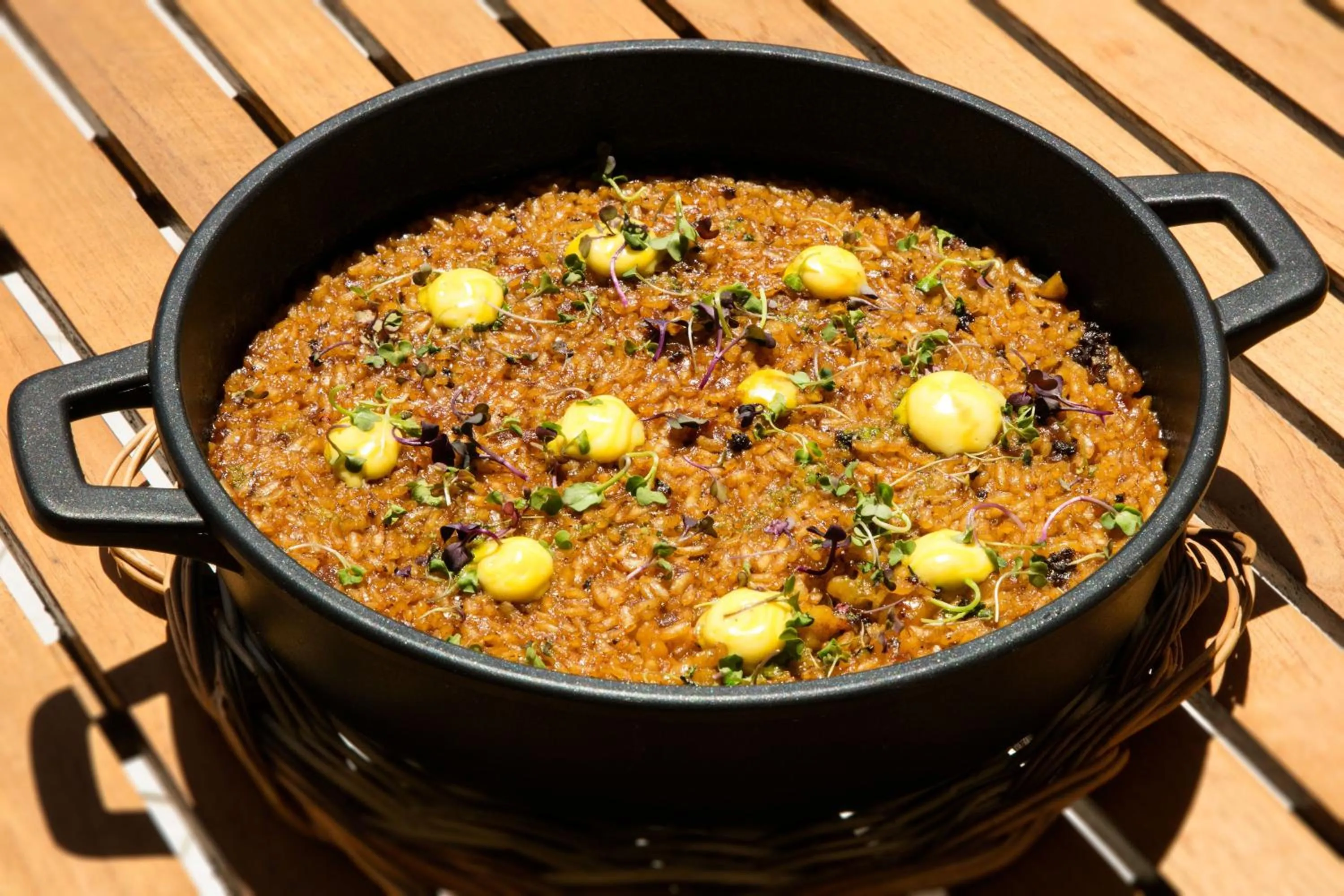 Restaurant/places to eat in Le Meridien Ra Beach Hotel and Spa