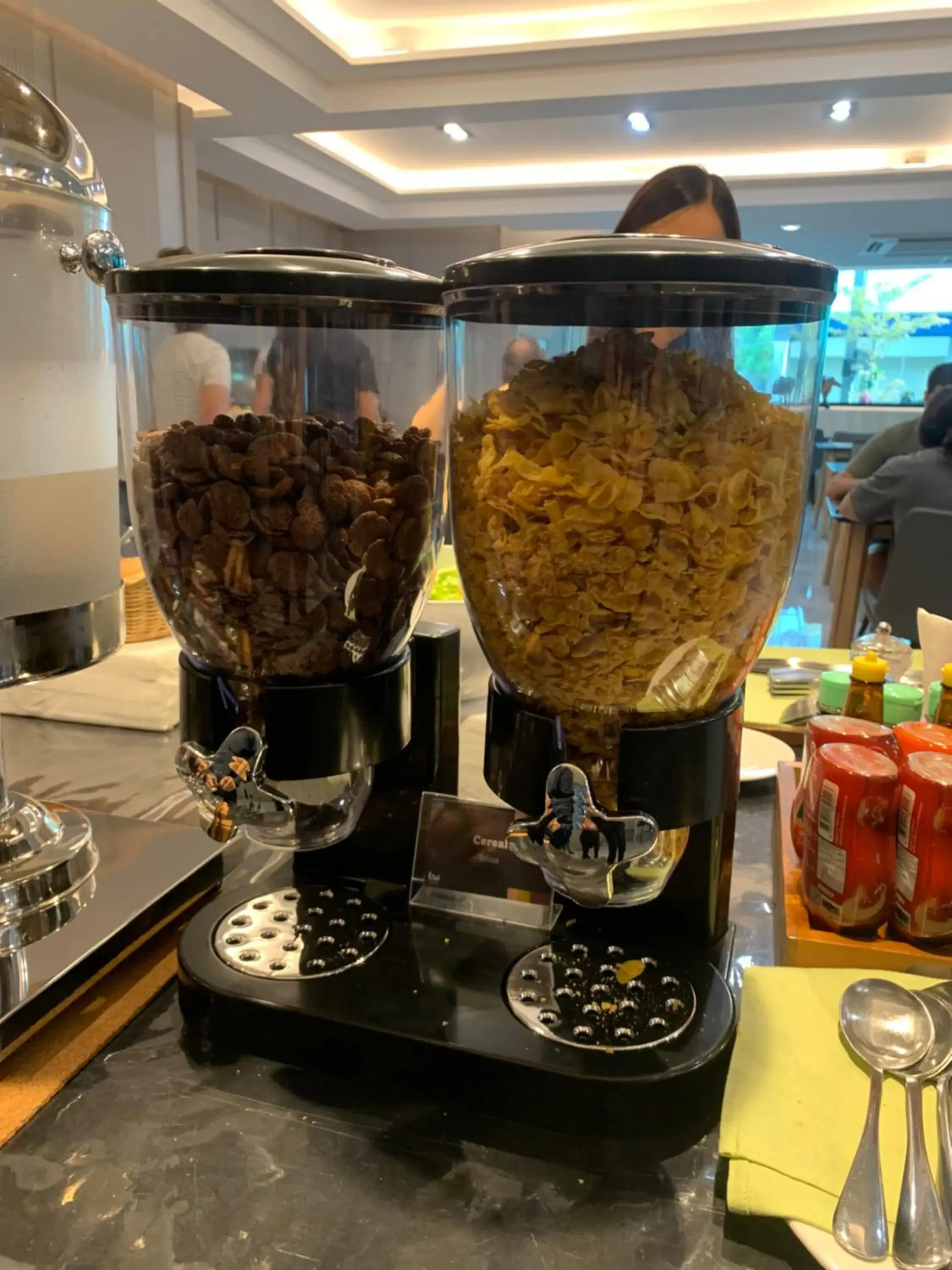 Restaurant/places to eat in Thana Wisut Hotel Restaurant/places to eat in Thana Wisut Hotel