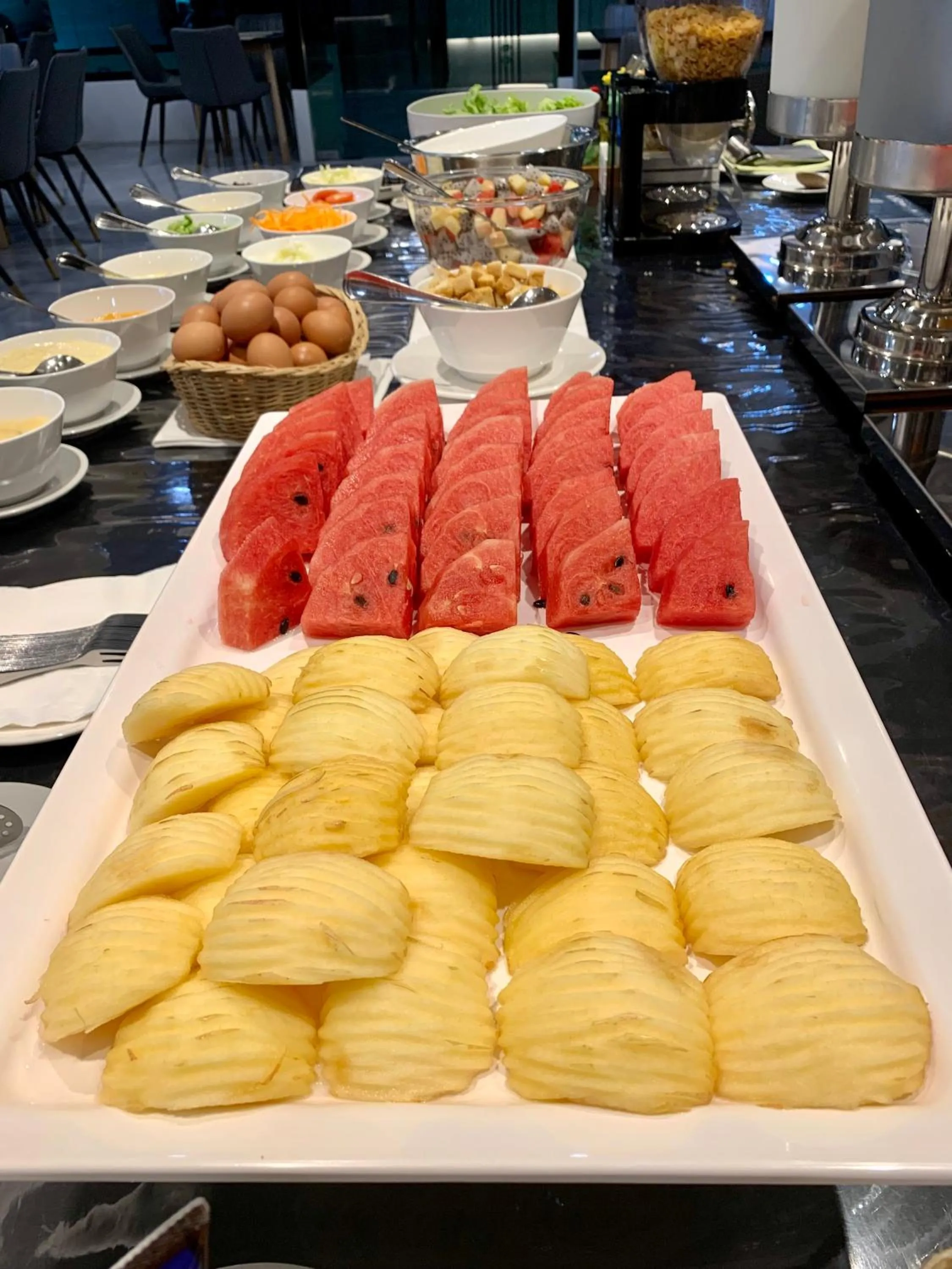 Restaurant/places to eat in Thana Wisut Hotel