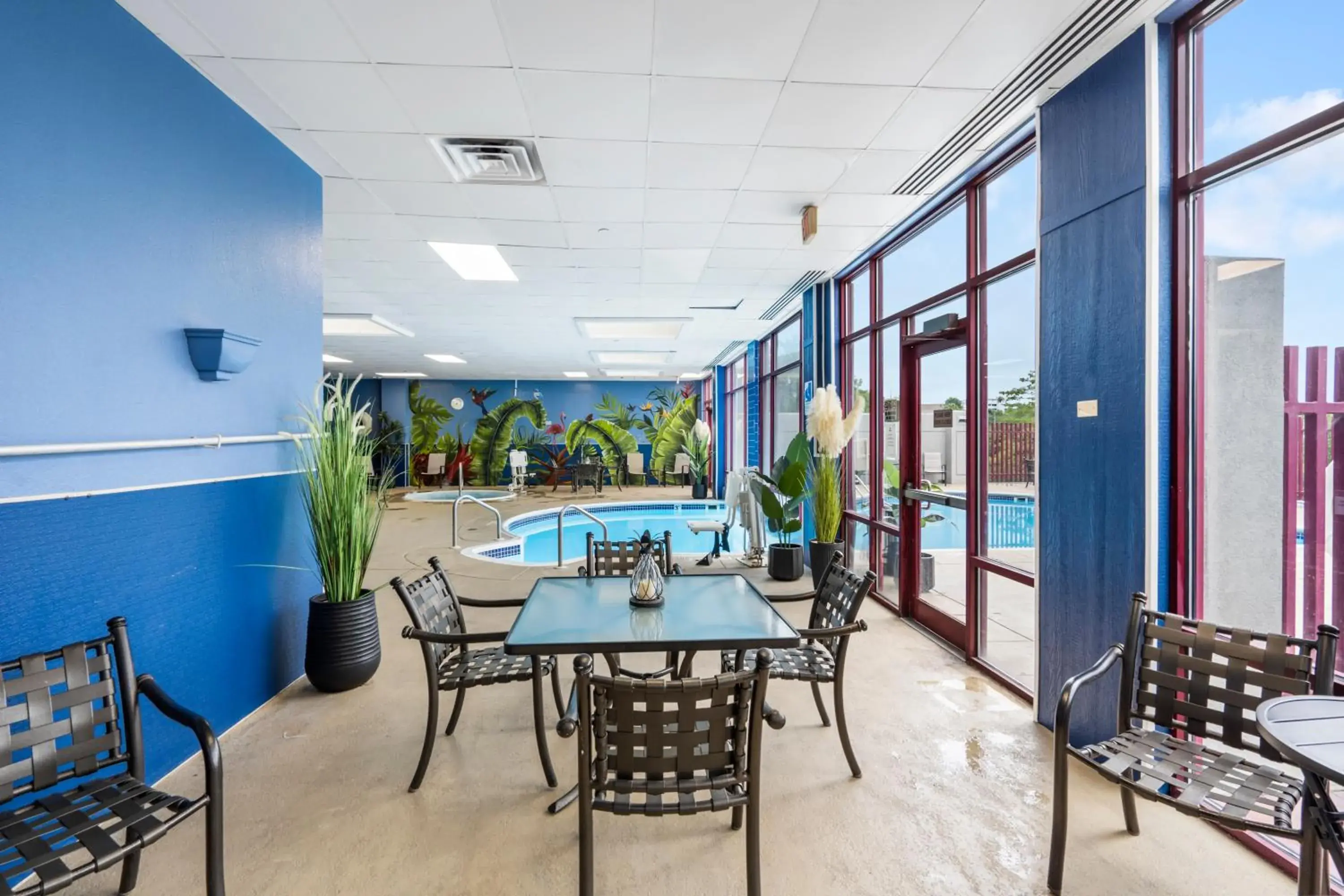 Swimming pool in Thousand Hills Resort Hotel Swimming pool in Thousand Hills Resort Hotel