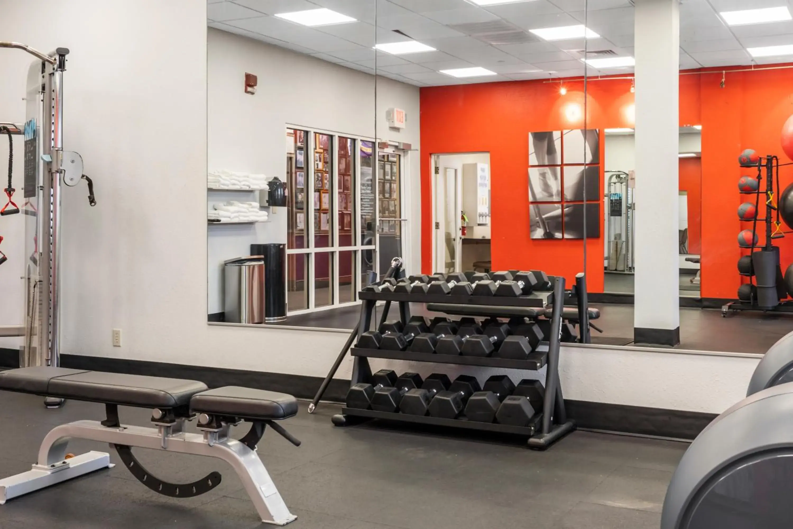 Fitness centre/facilities in Thousand Hills Resort Hotel Fitness centre/facilities in Thousand Hills Resort Hotel