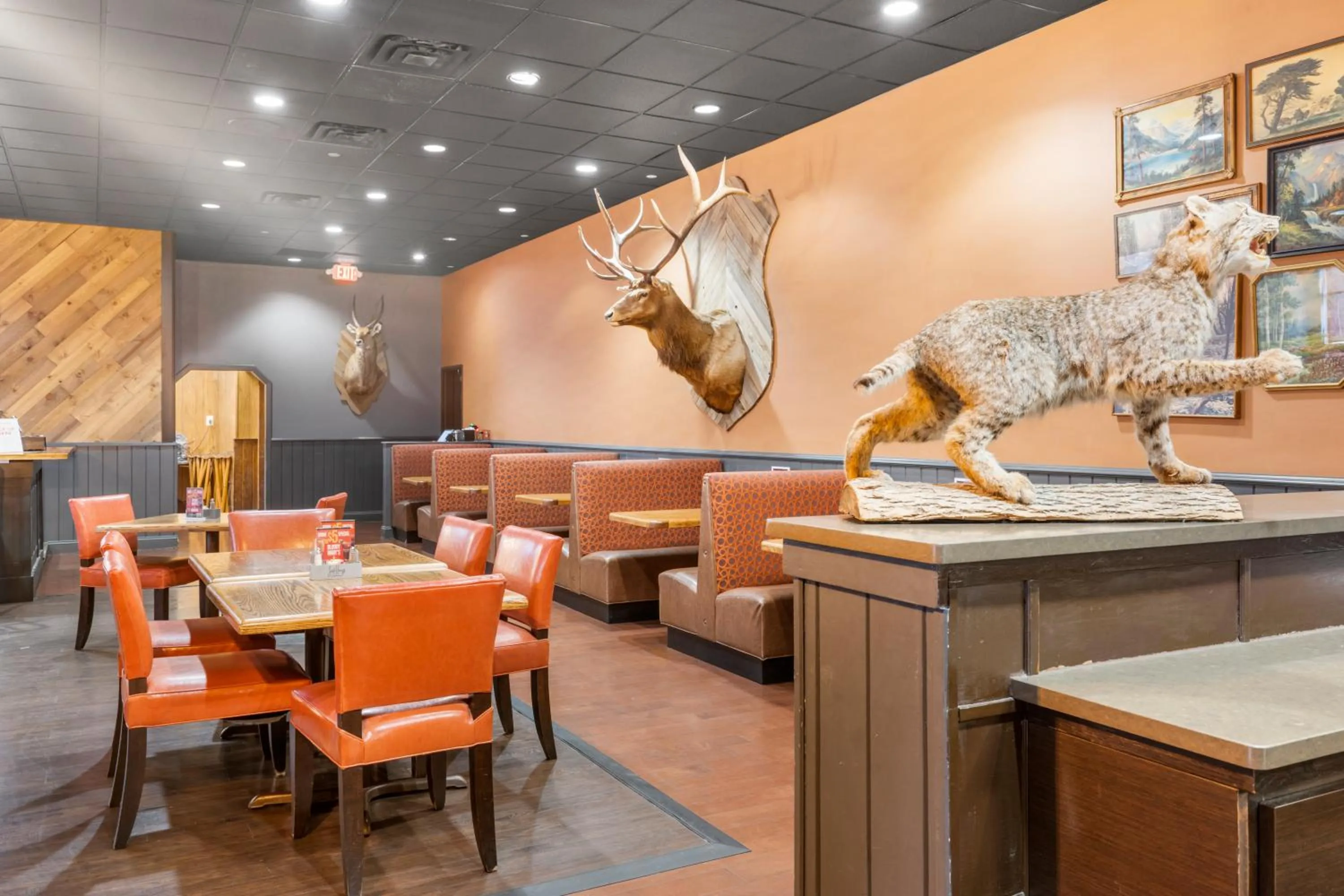 Restaurant/places to eat in Thousand Hills Resort Hotel