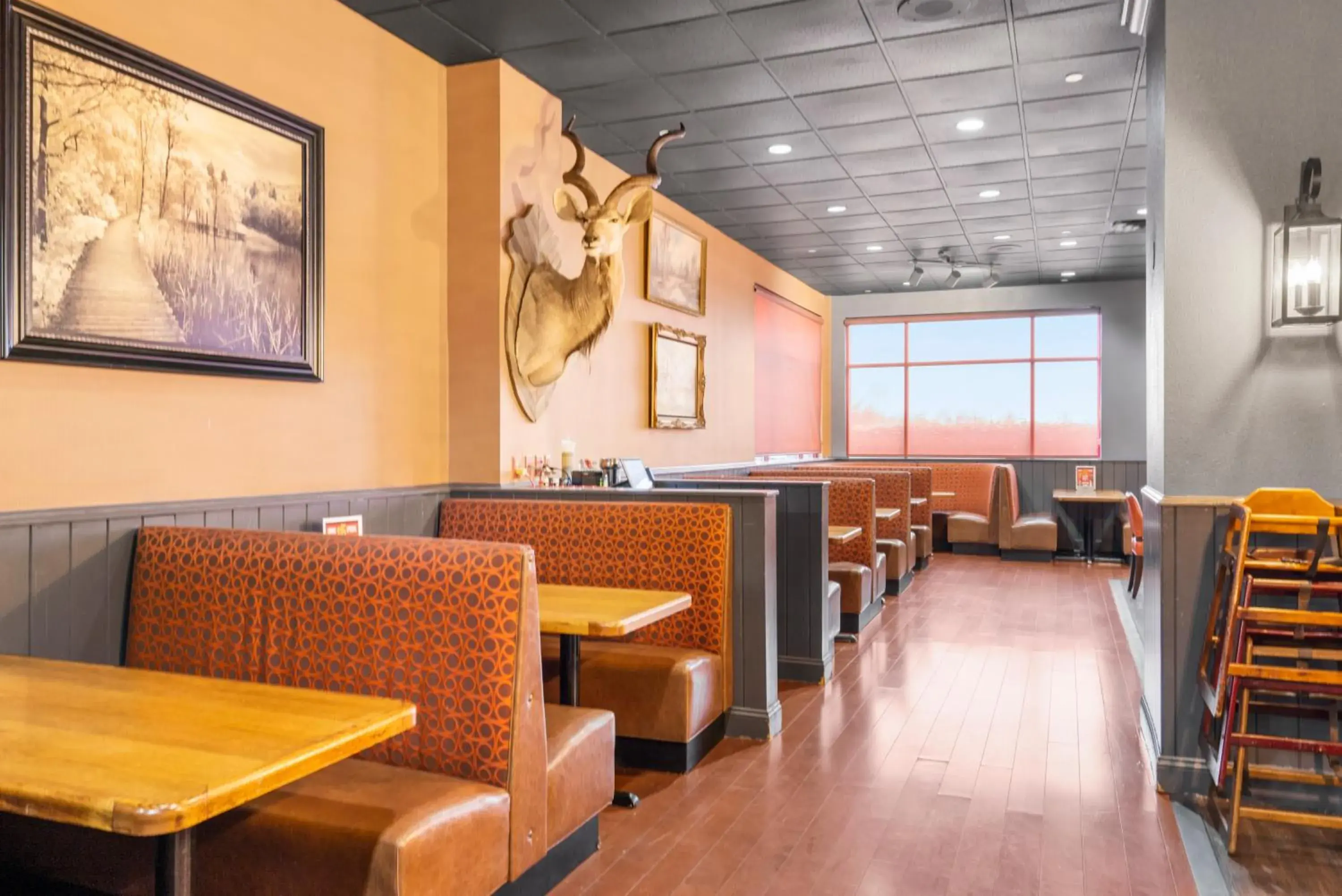 Restaurant/places to eat in Thousand Hills Resort Hotel Restaurant/places to eat in Thousand Hills Resort Hotel