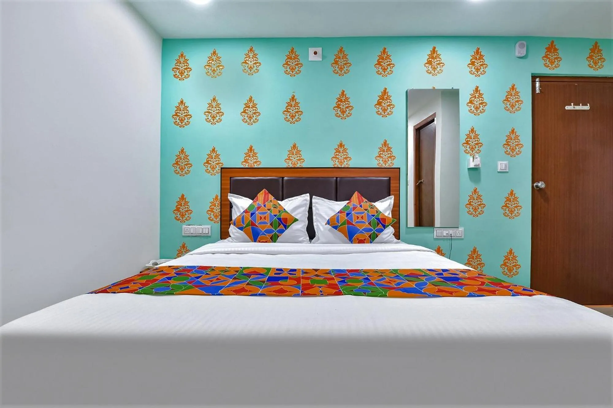 Bed in FabHotel Green Park - Nr Geeta Mandir