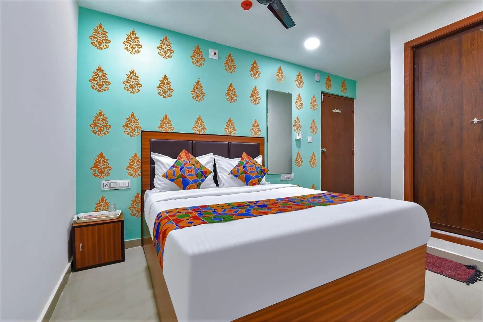 Bed in FabHotel Green Park - Nr Geeta Mandir