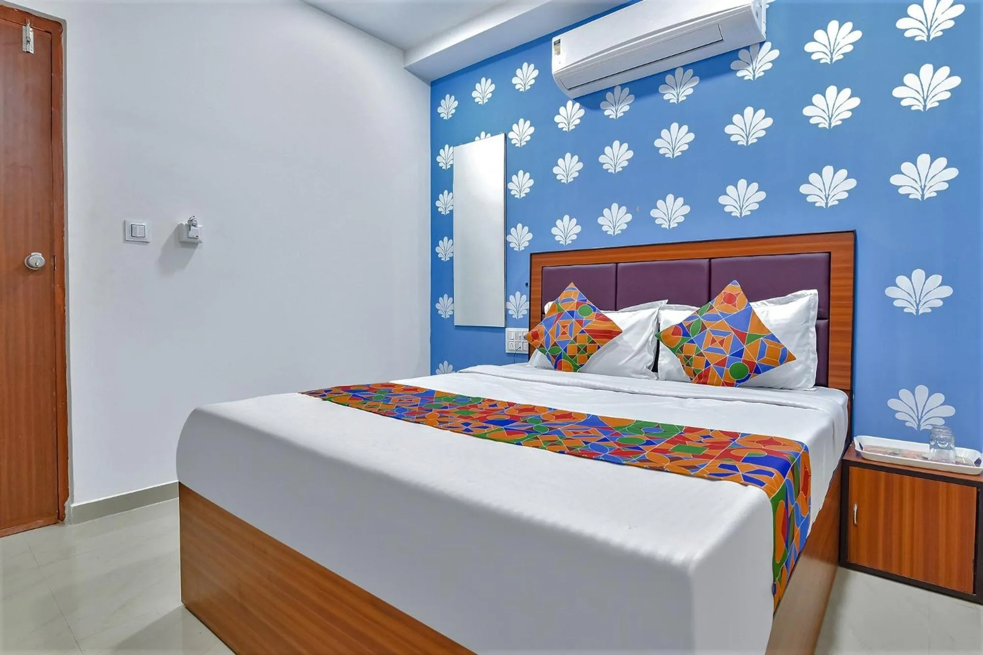 Bed in FabHotel Green Park - Nr Geeta Mandir