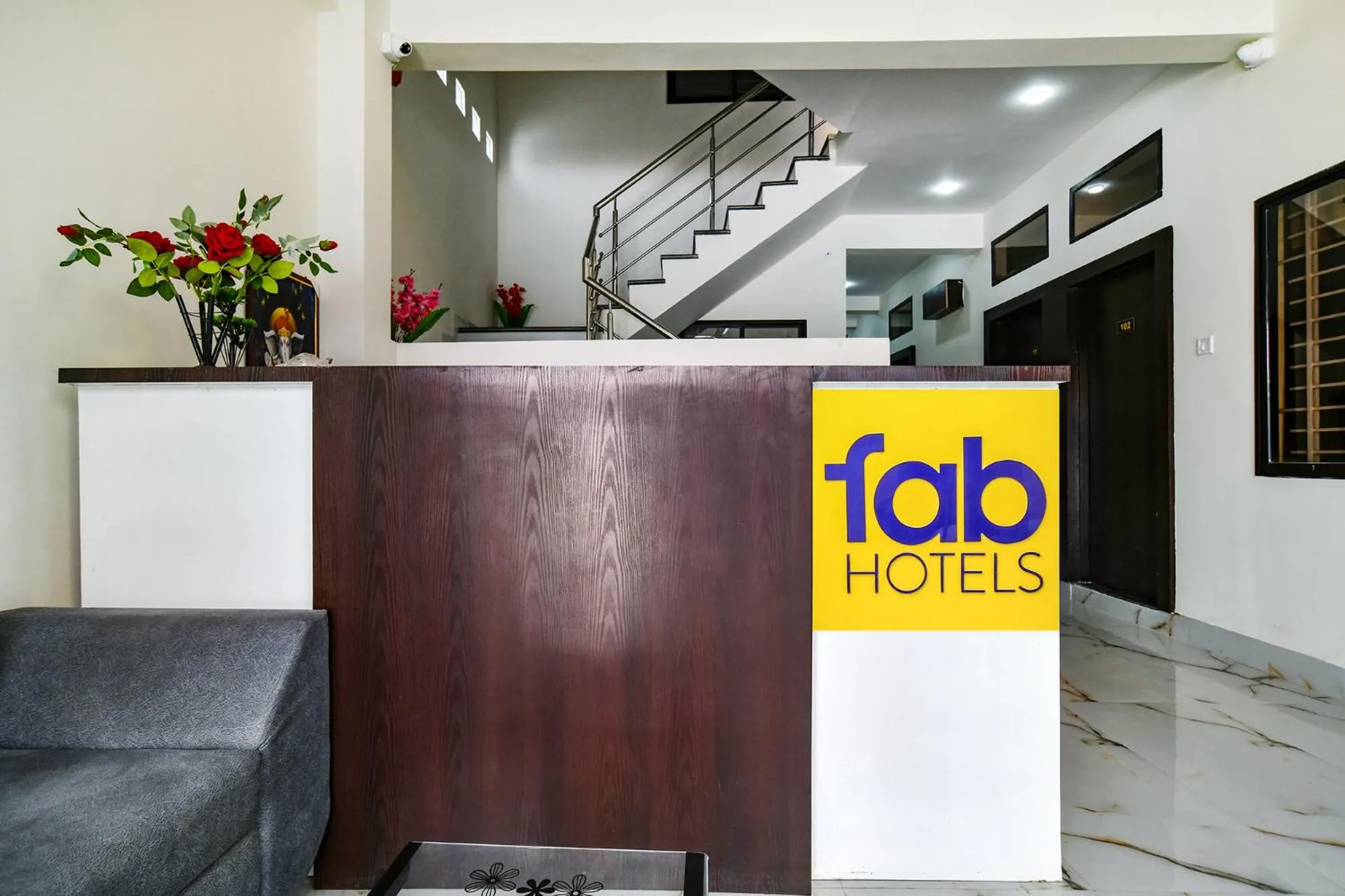 Lobby or reception in FabExpress SP7