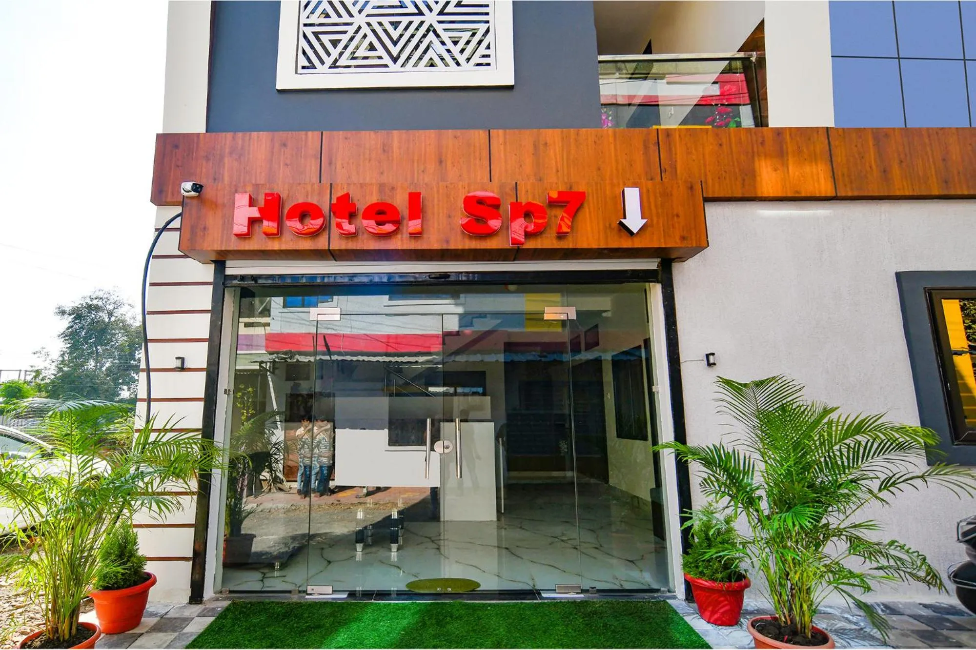 Facade/entrance in FabExpress SP7