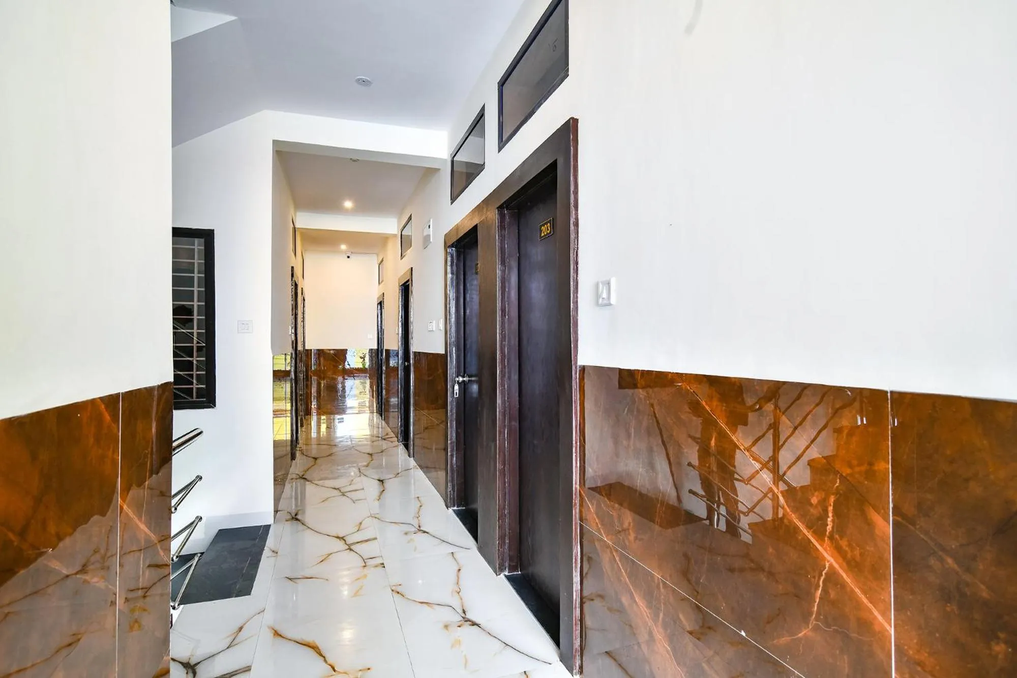 Lobby or reception in FabExpress SP7