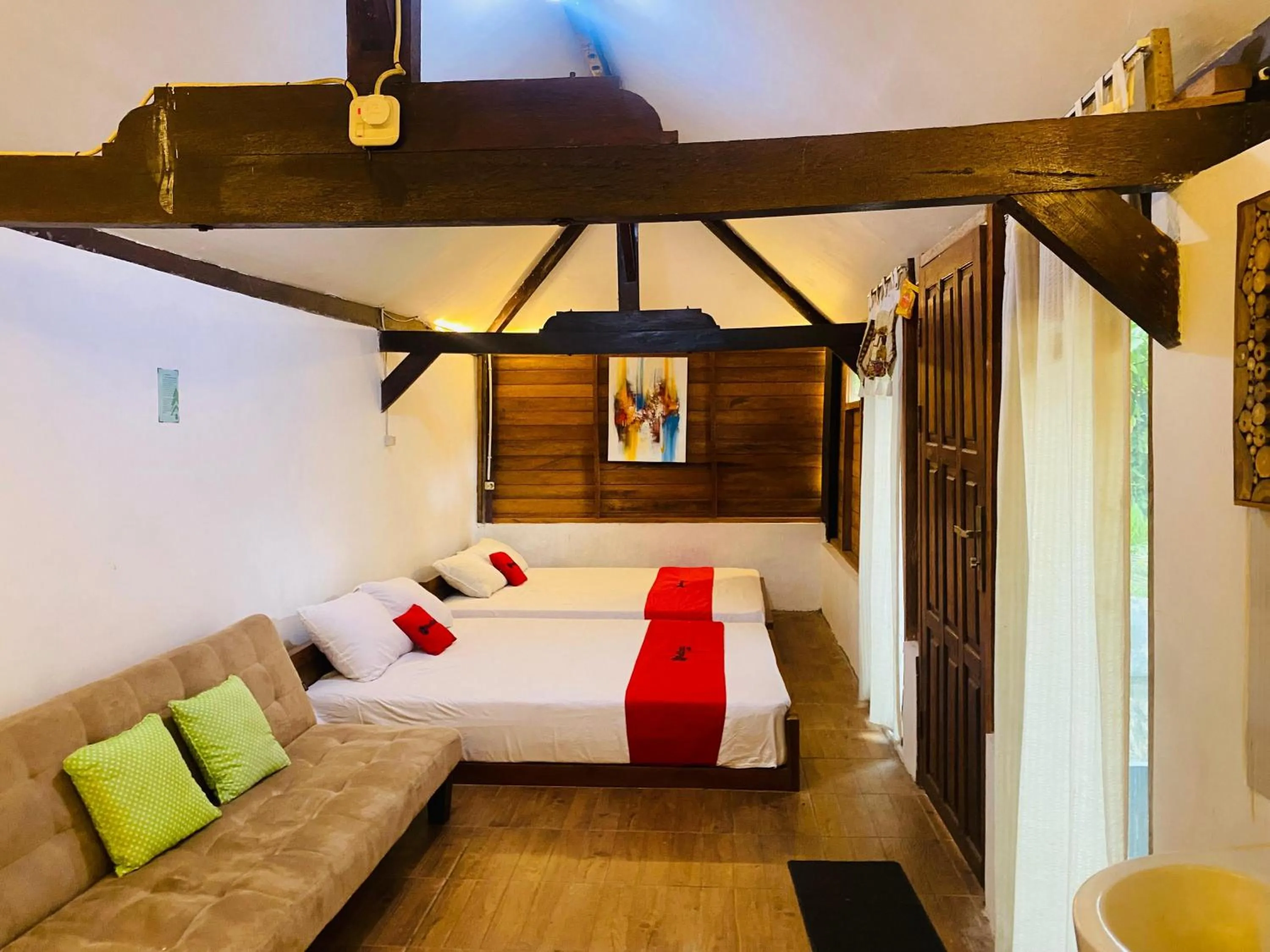 Bedroom, Bed in RedDoorz Syariah Near Wisata Durensewu Pandaan