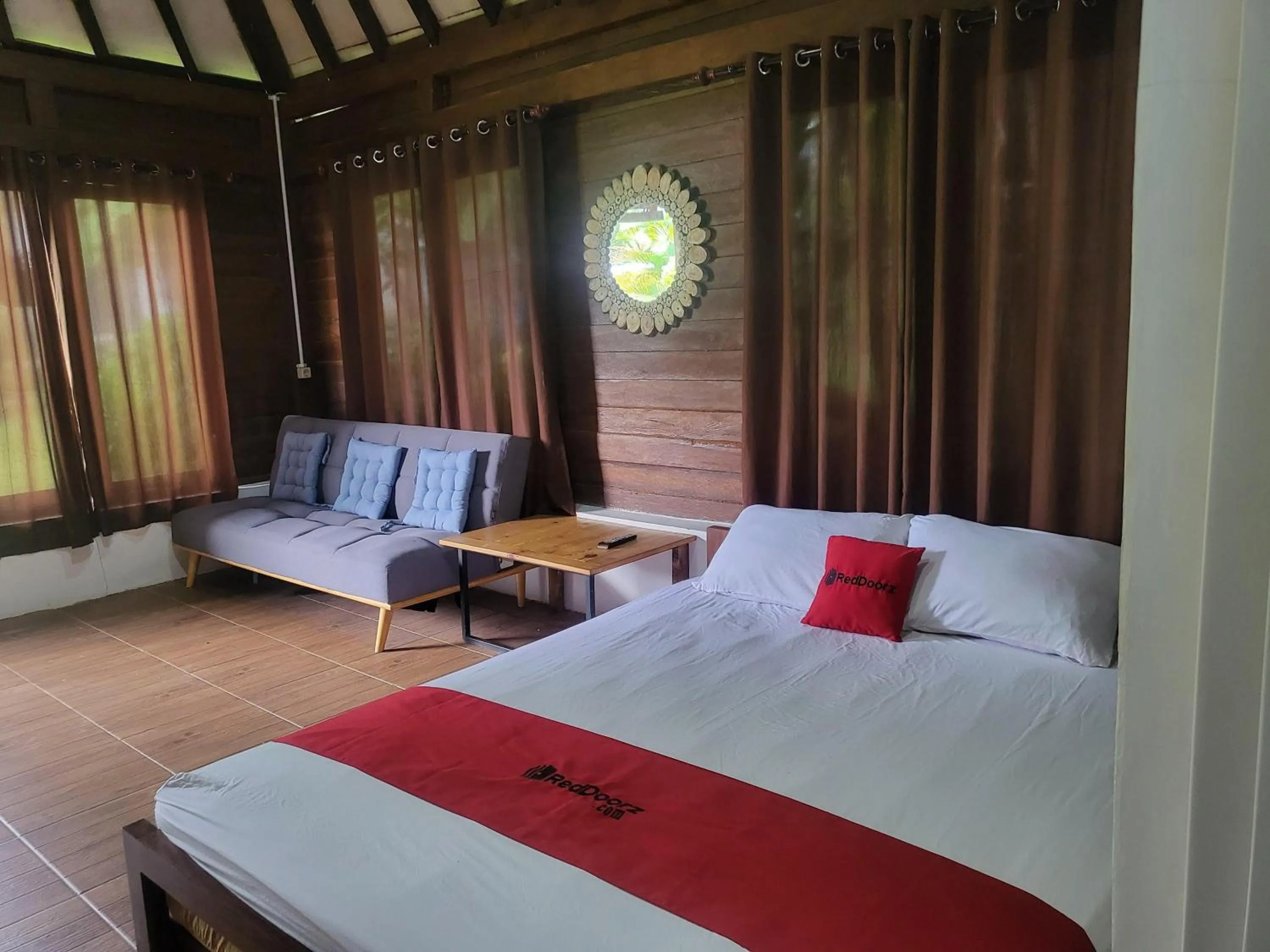 Bedroom, Bed in RedDoorz Syariah Near Wisata Durensewu Pandaan