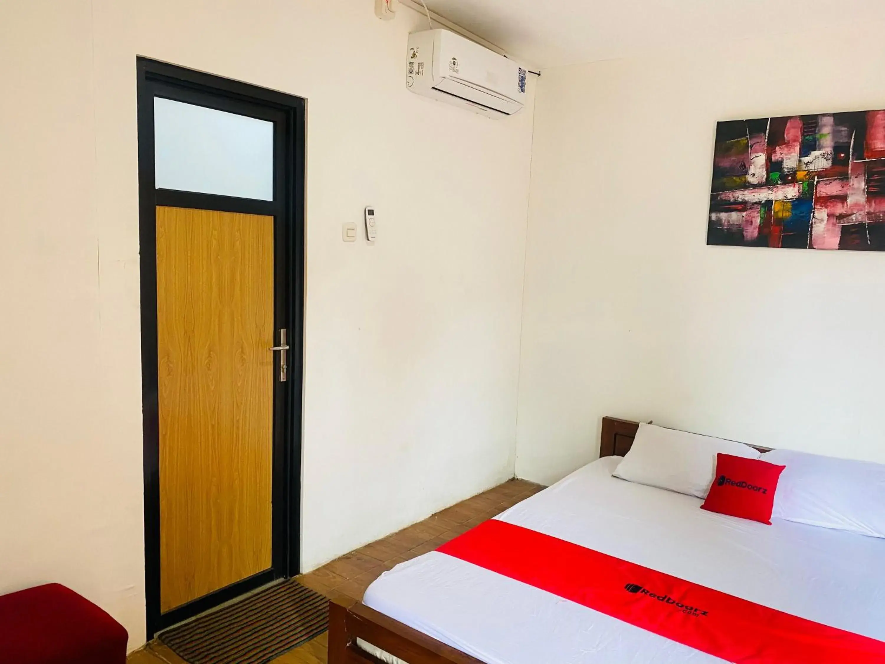 Bedroom, Bed in RedDoorz Syariah Near Wisata Durensewu Pandaan Bedroom, Bed in RedDoorz Syariah Near Wisata Durensewu Pandaan