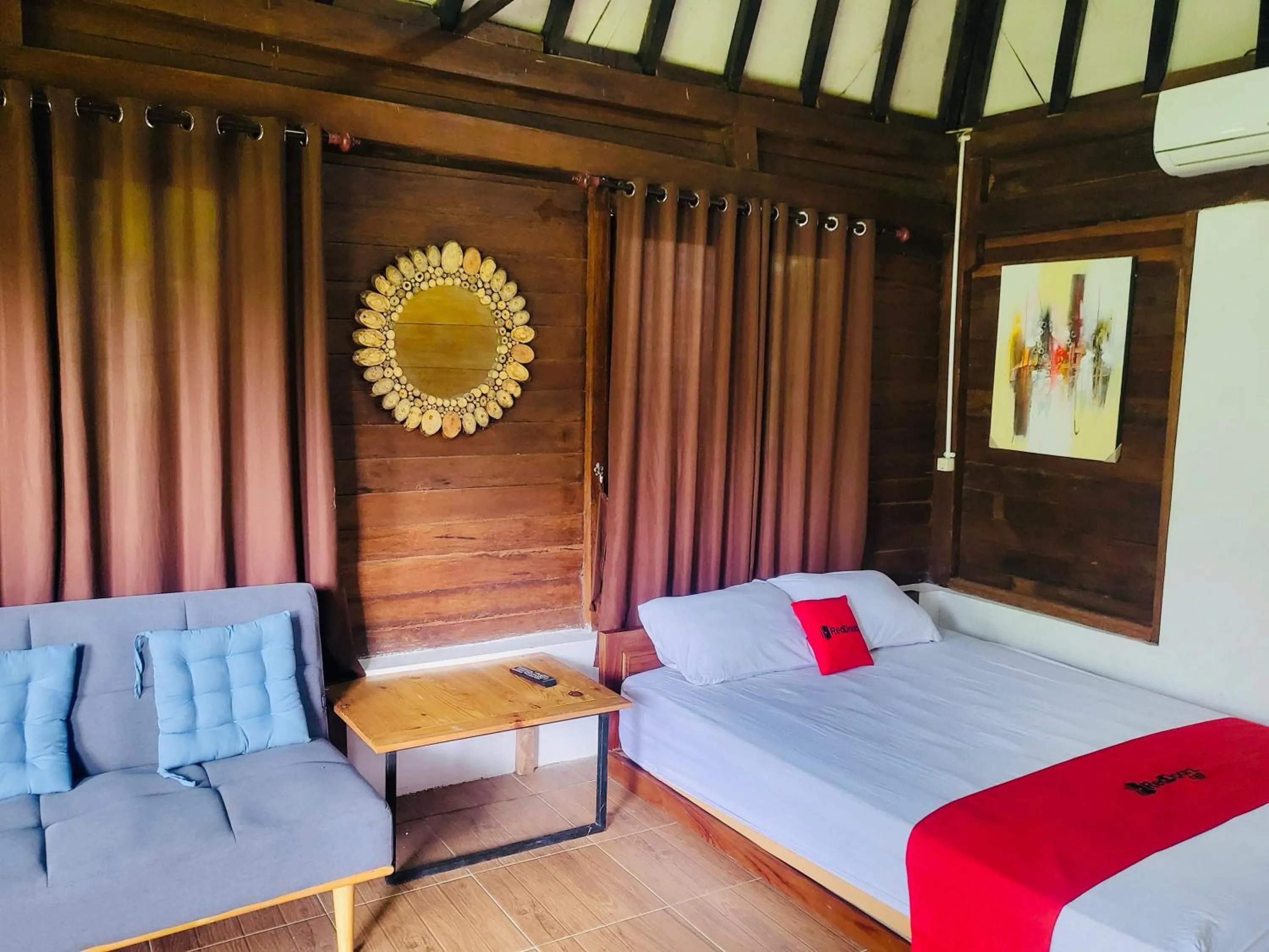 Bedroom, Bed in RedDoorz Syariah Near Wisata Durensewu Pandaan