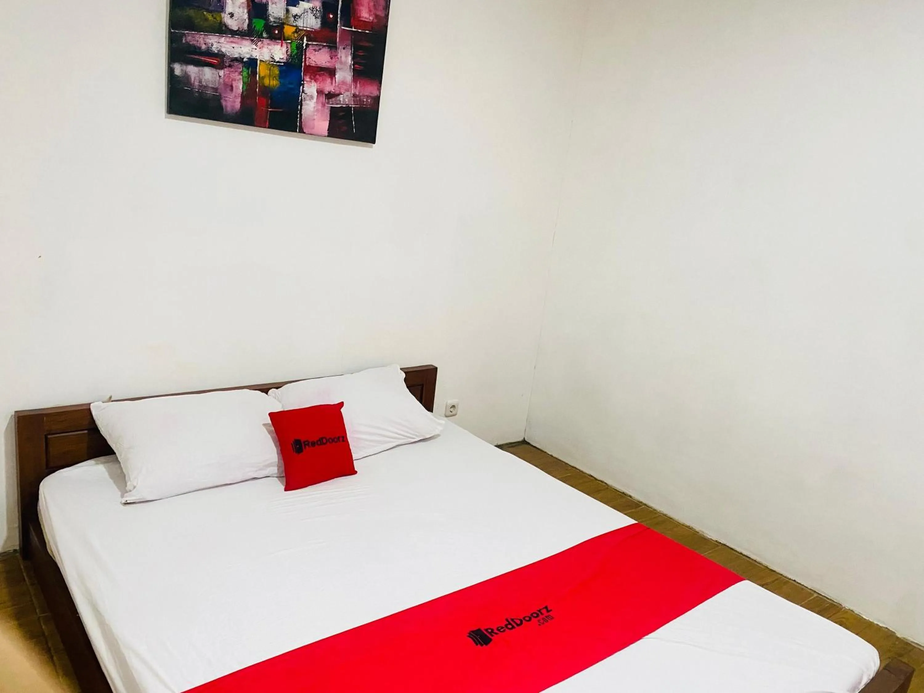 Bedroom, Bed in RedDoorz Syariah Near Wisata Durensewu Pandaan