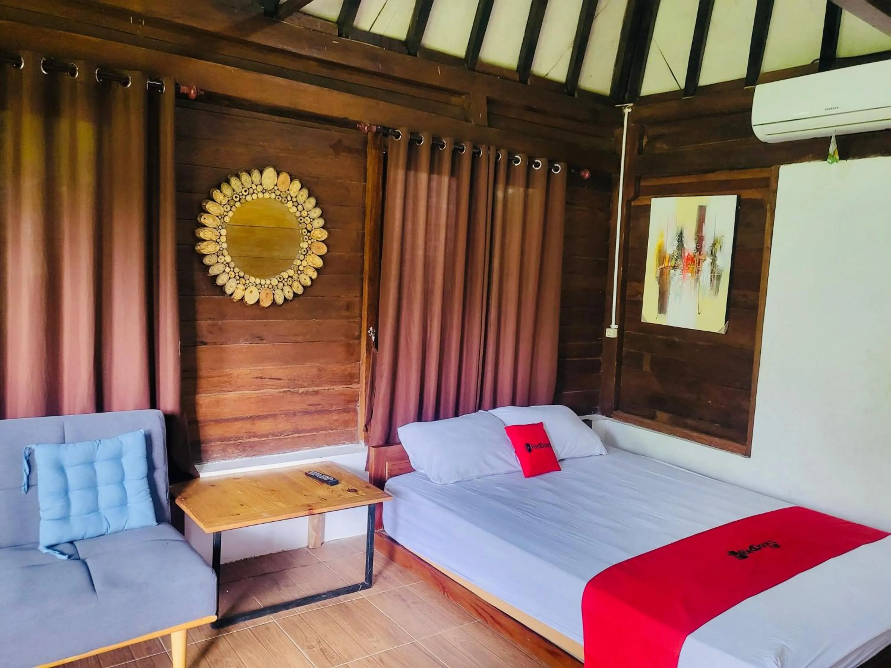 Bedroom, Bed in RedDoorz Syariah Near Wisata Durensewu Pandaan