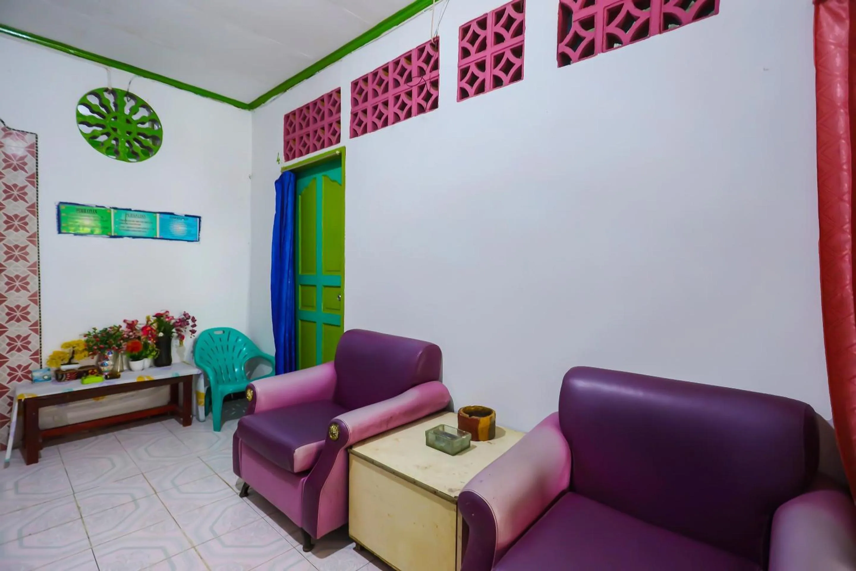 Lobby or reception in Hotel O Homestay Bude Sri