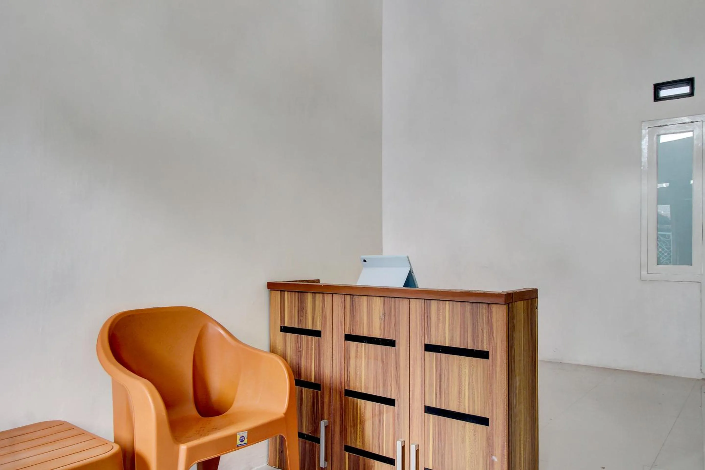 Lobby or reception in Hotel O Alif House Syariah 2