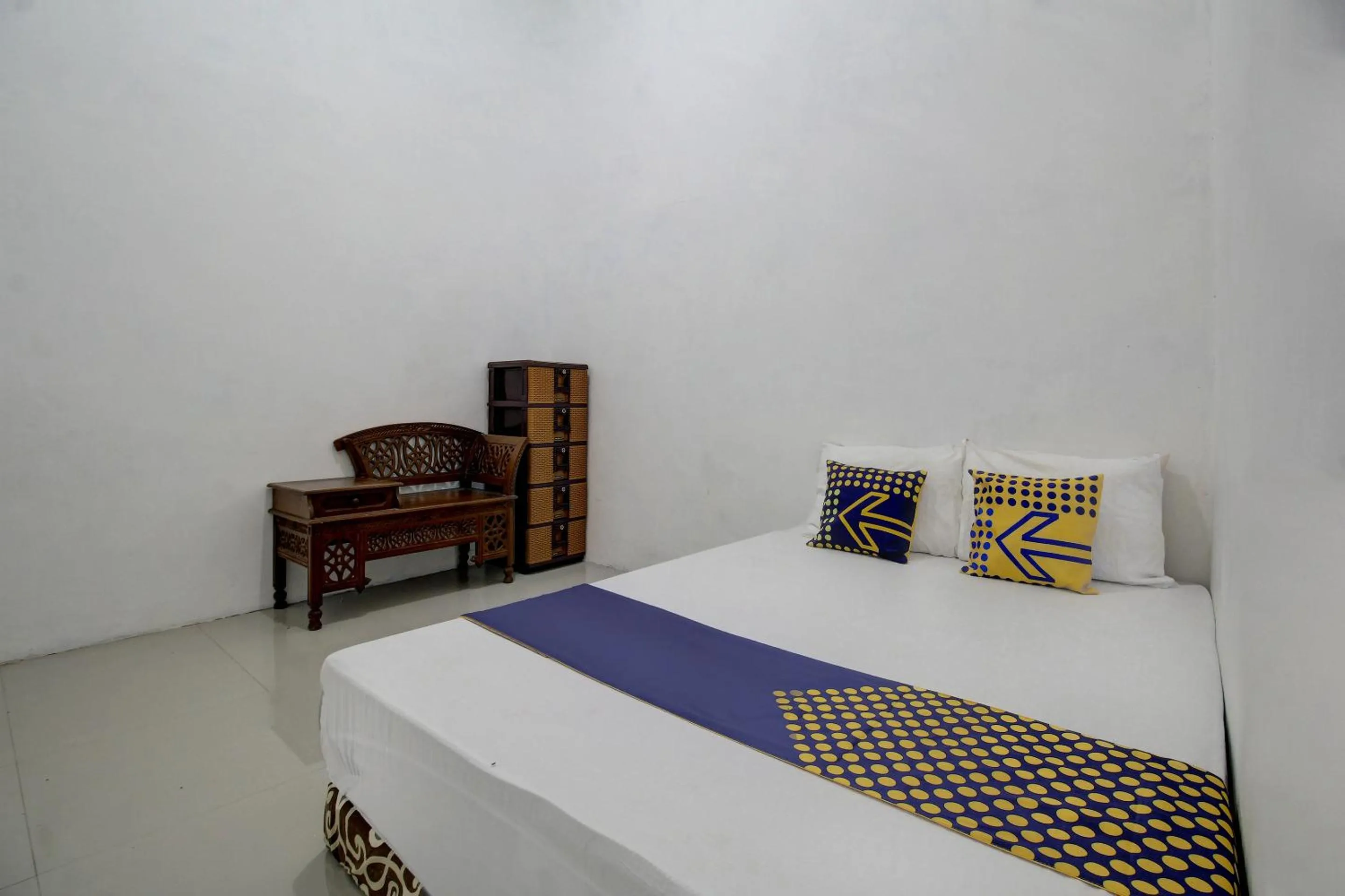 Bedroom, Bed in Hotel O Alif House Syariah 2