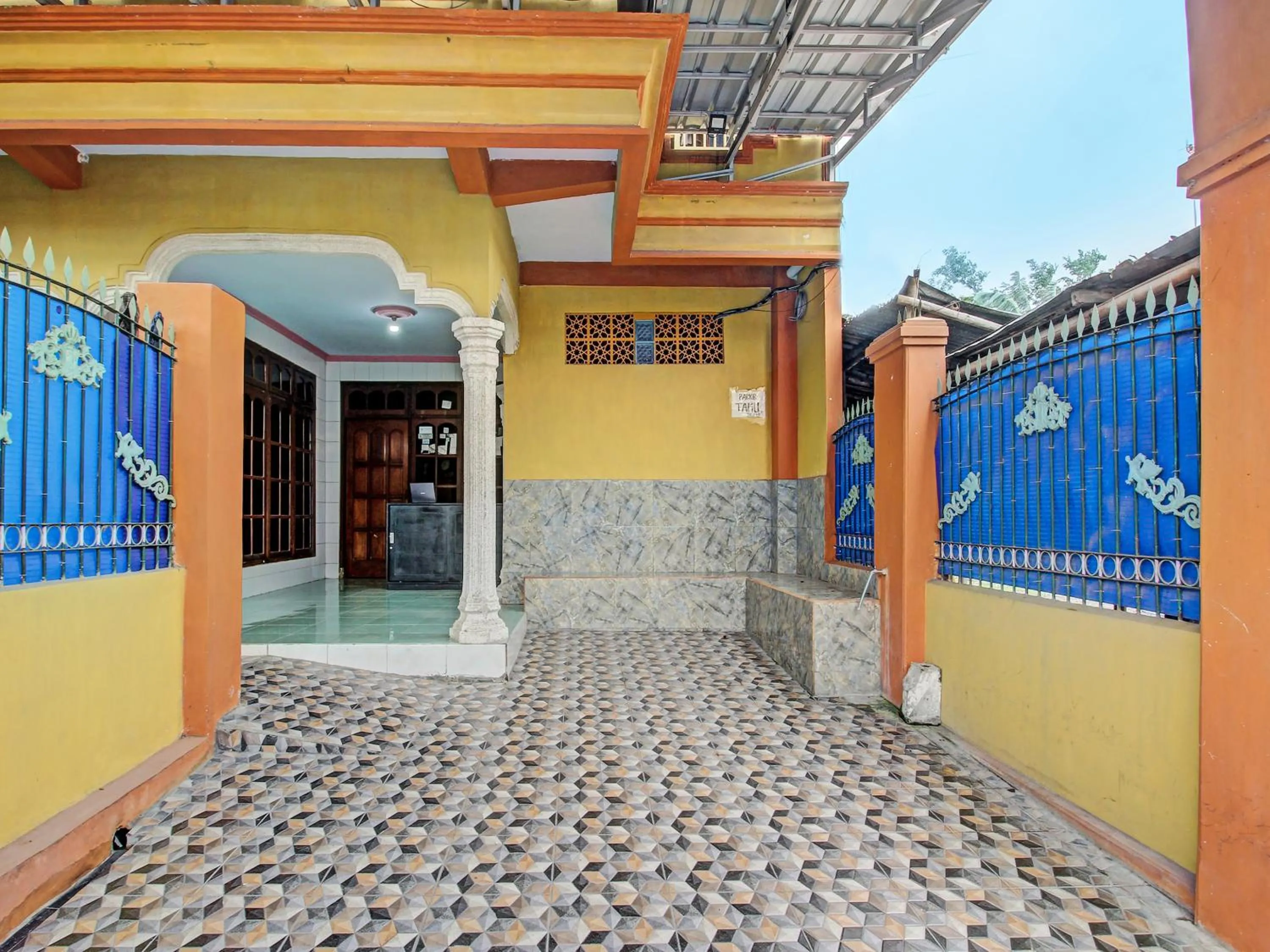 Area and facilities in Hotel O Chikam House Syariah