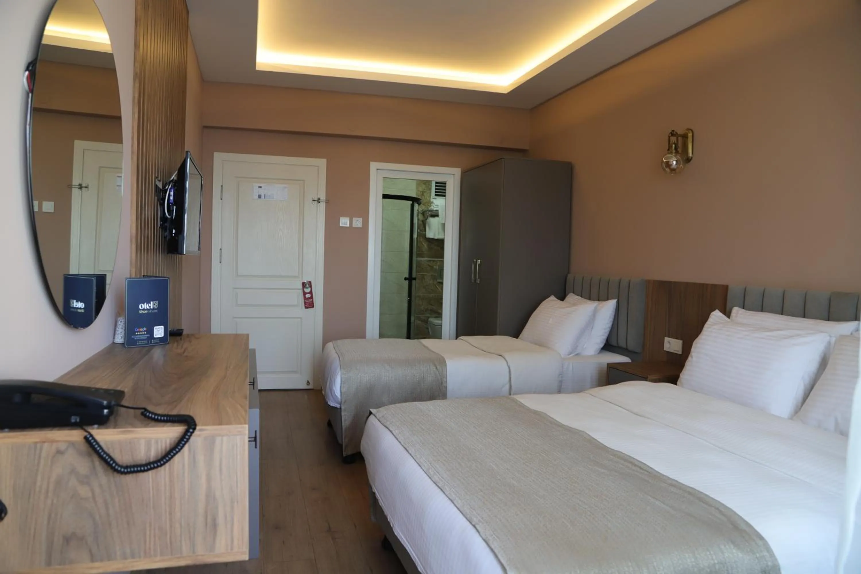 Photo of the whole room, Bed in Otel 57