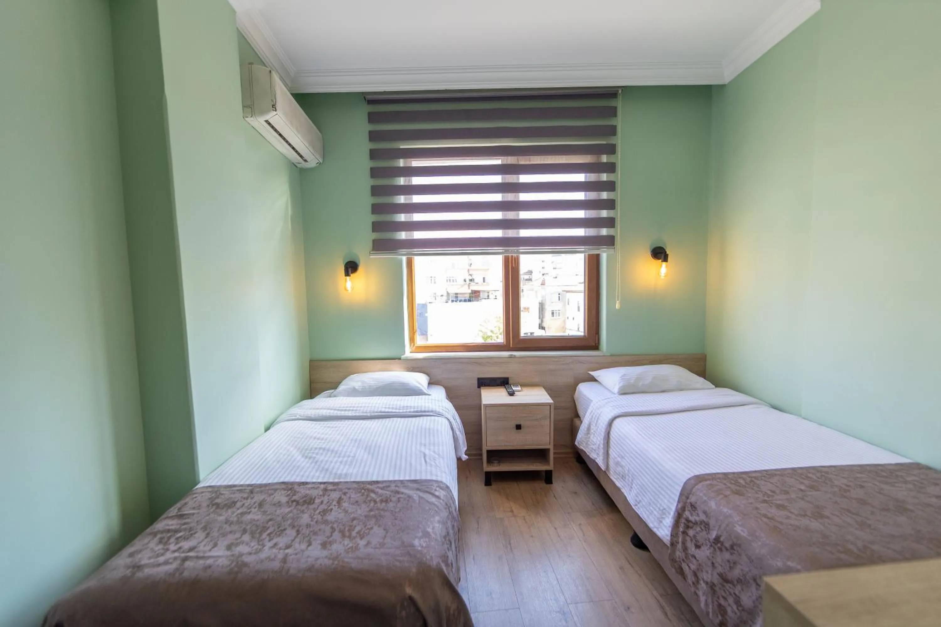 Photo of the whole room, Bed in Otel 57