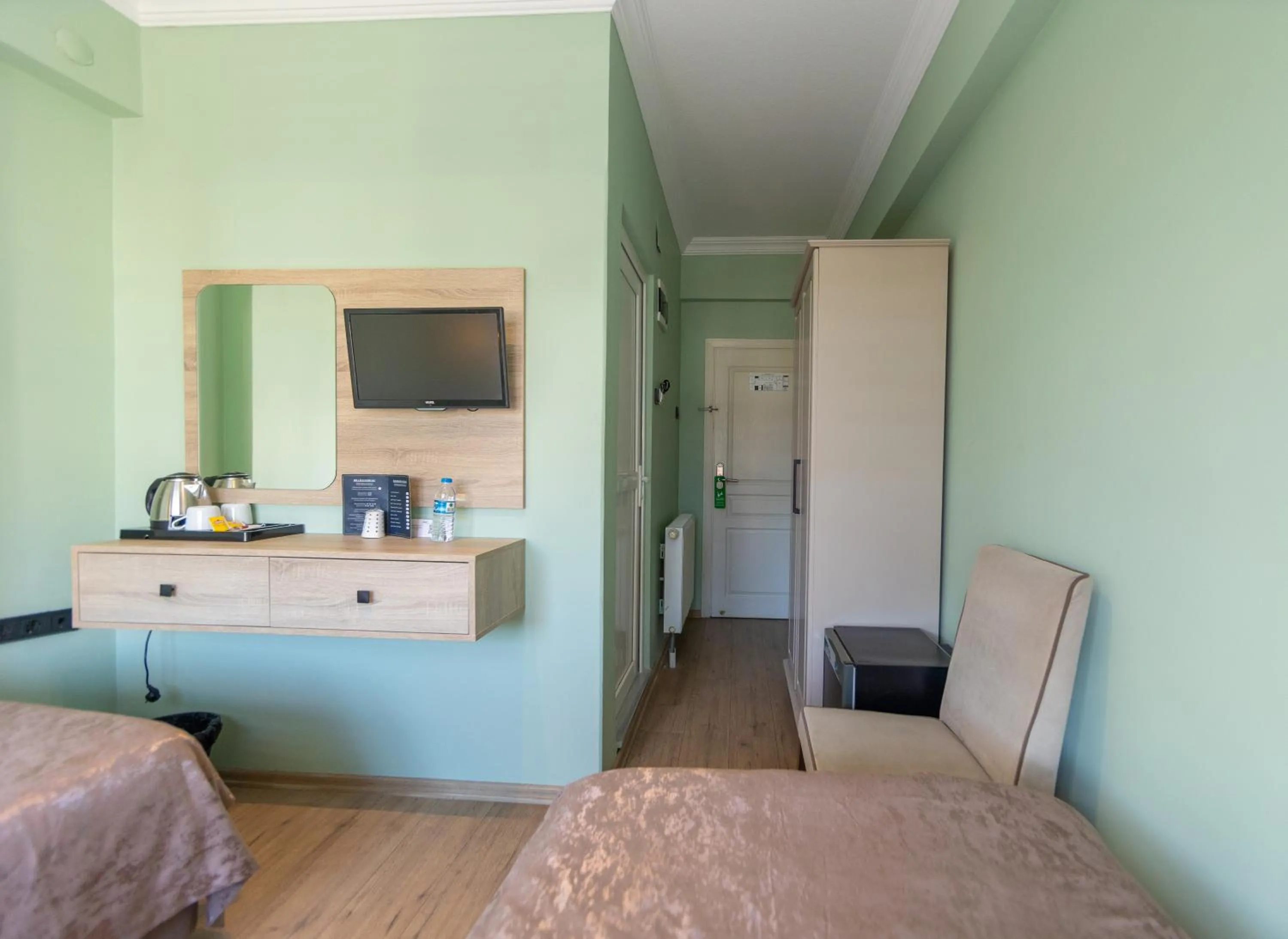 Photo of the whole room, Bed in Otel 57