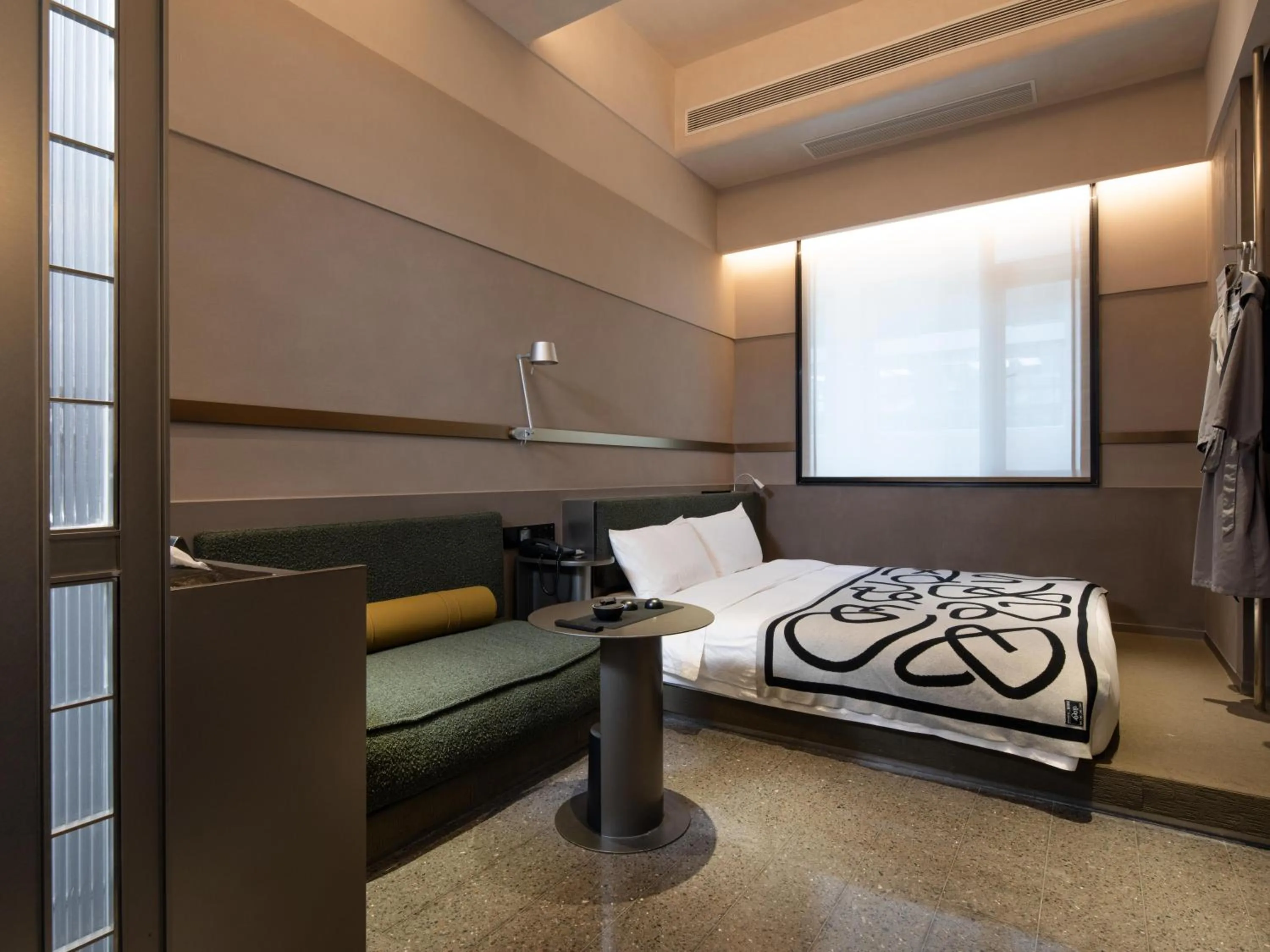 Bed in NOA Hotel SHENZHEN LUOHU