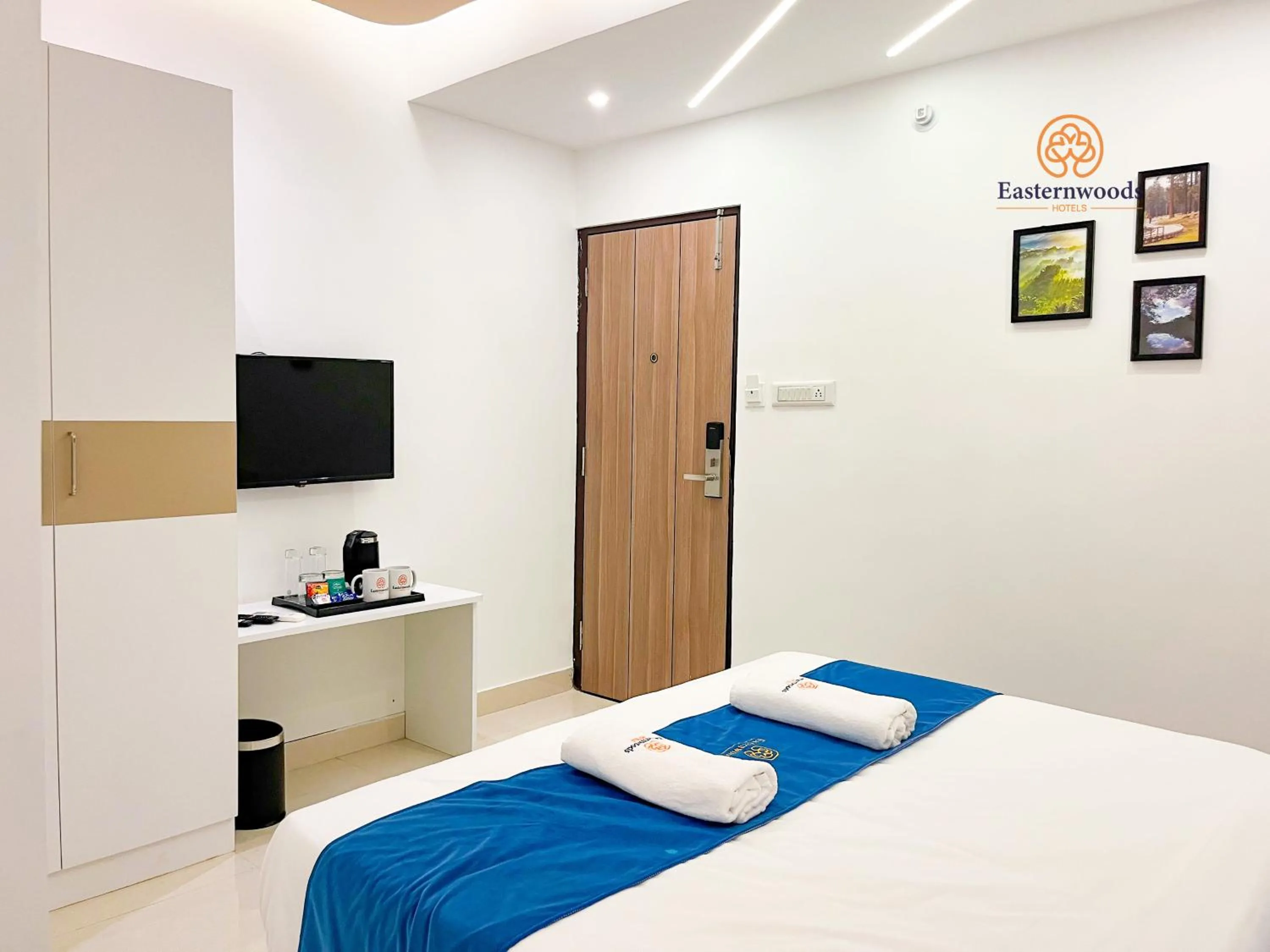 Bed in Easternwoods Hotels