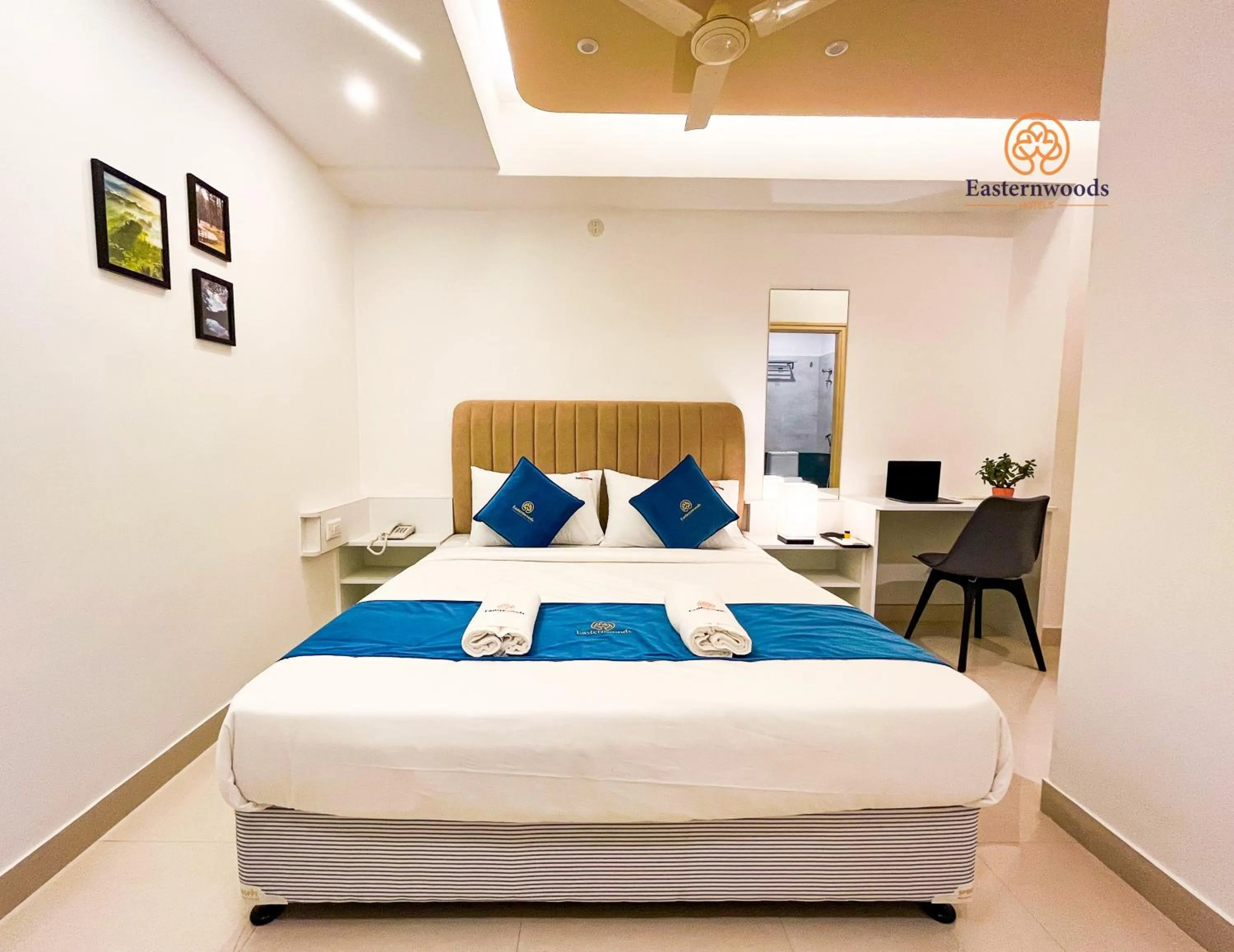 Bed in Easternwoods Hotels