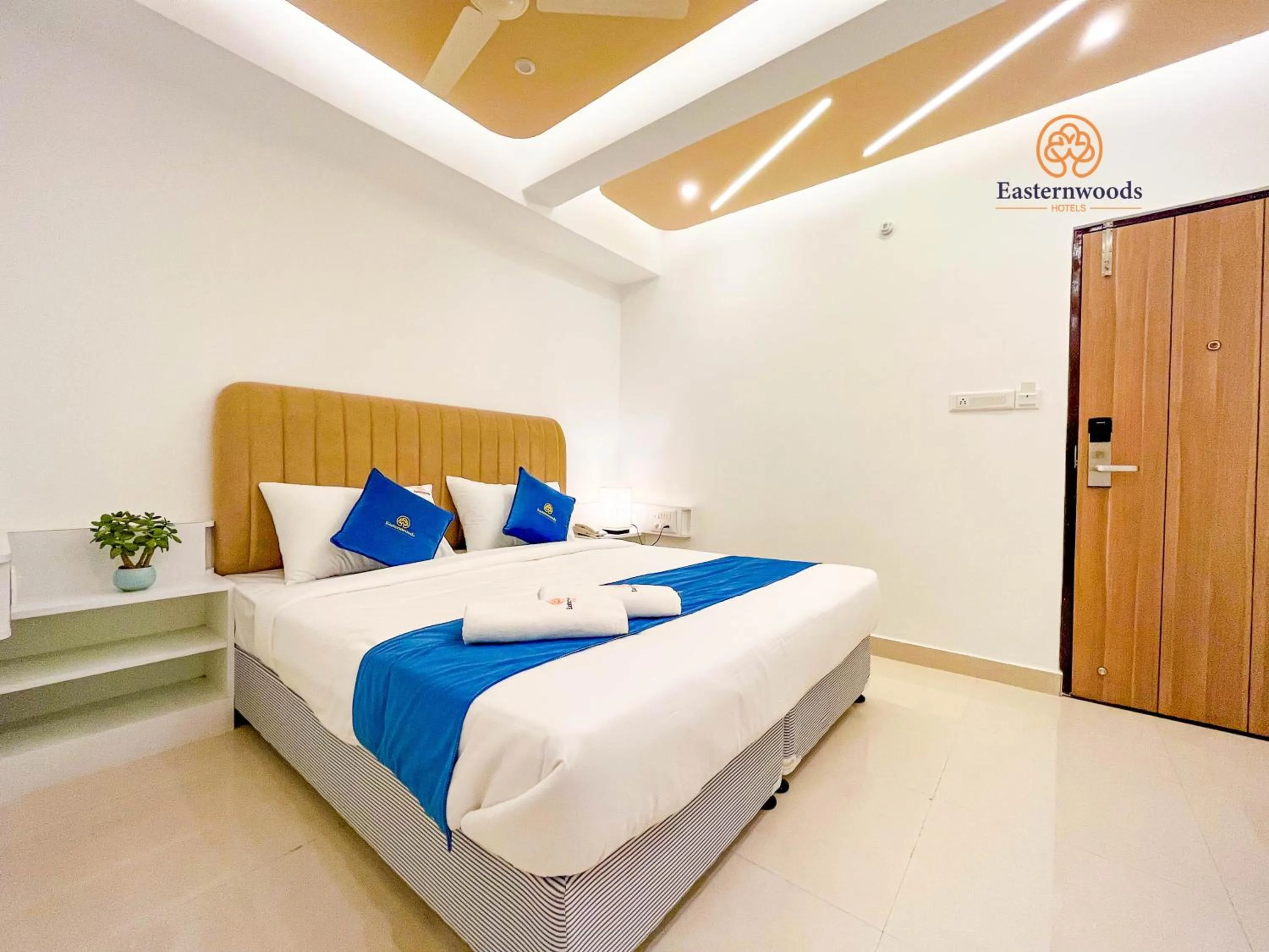 Bed in Easternwoods Hotels