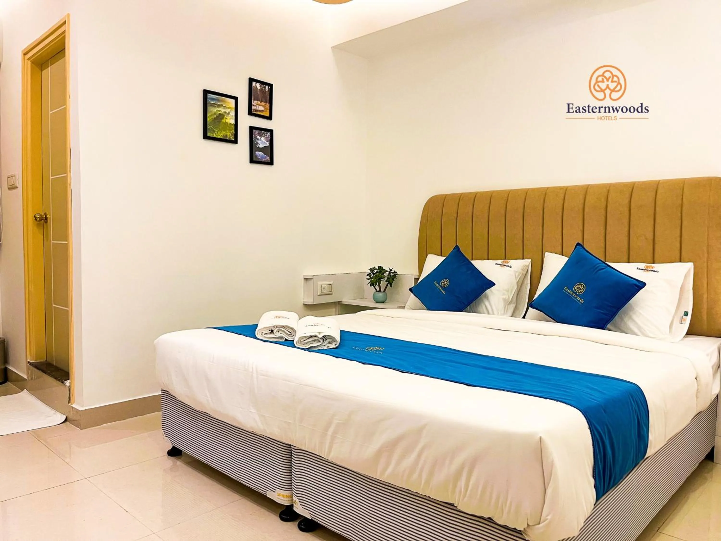 Bed in Easternwoods Hotels