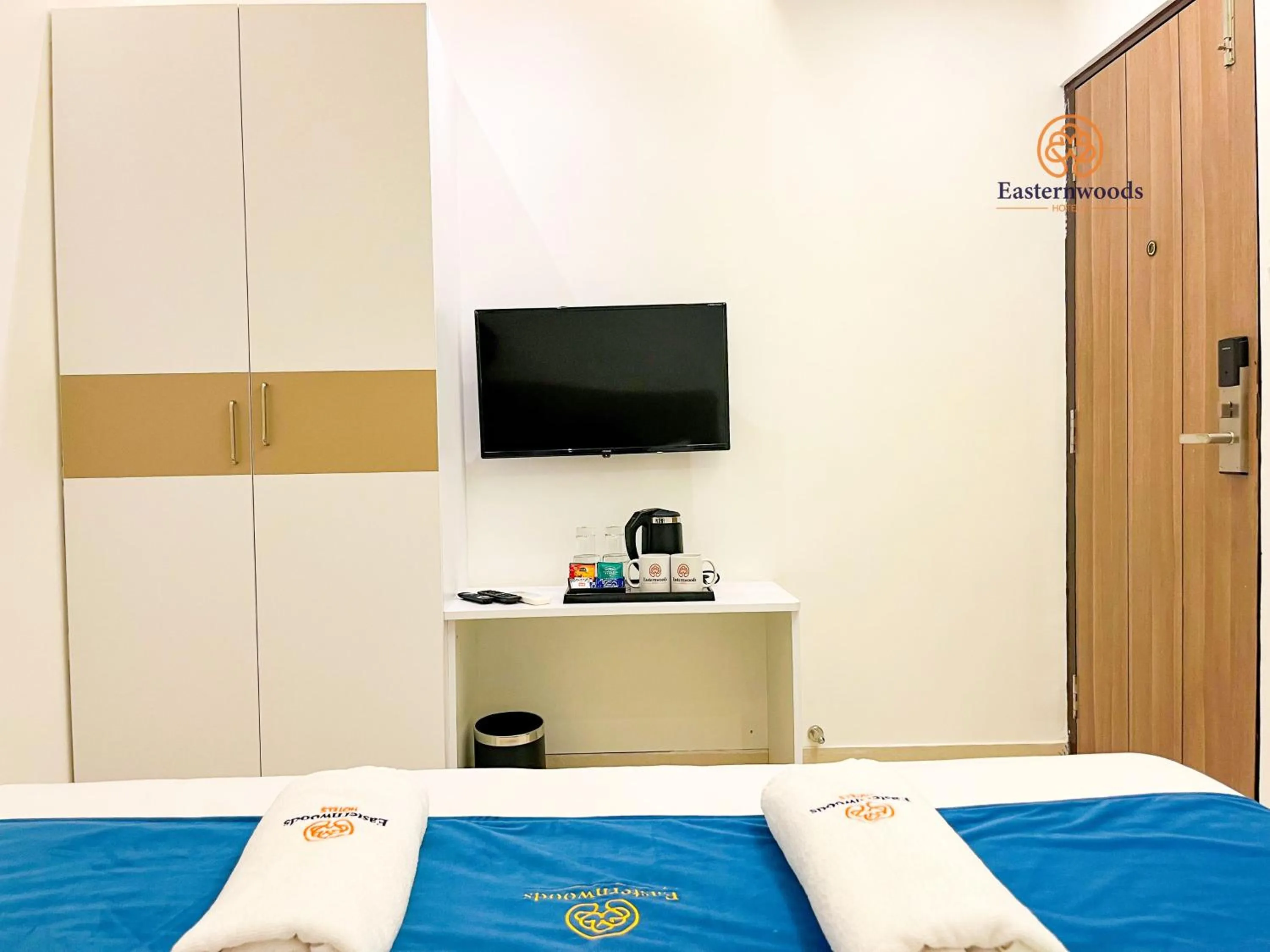 Bed in Easternwoods Hotels