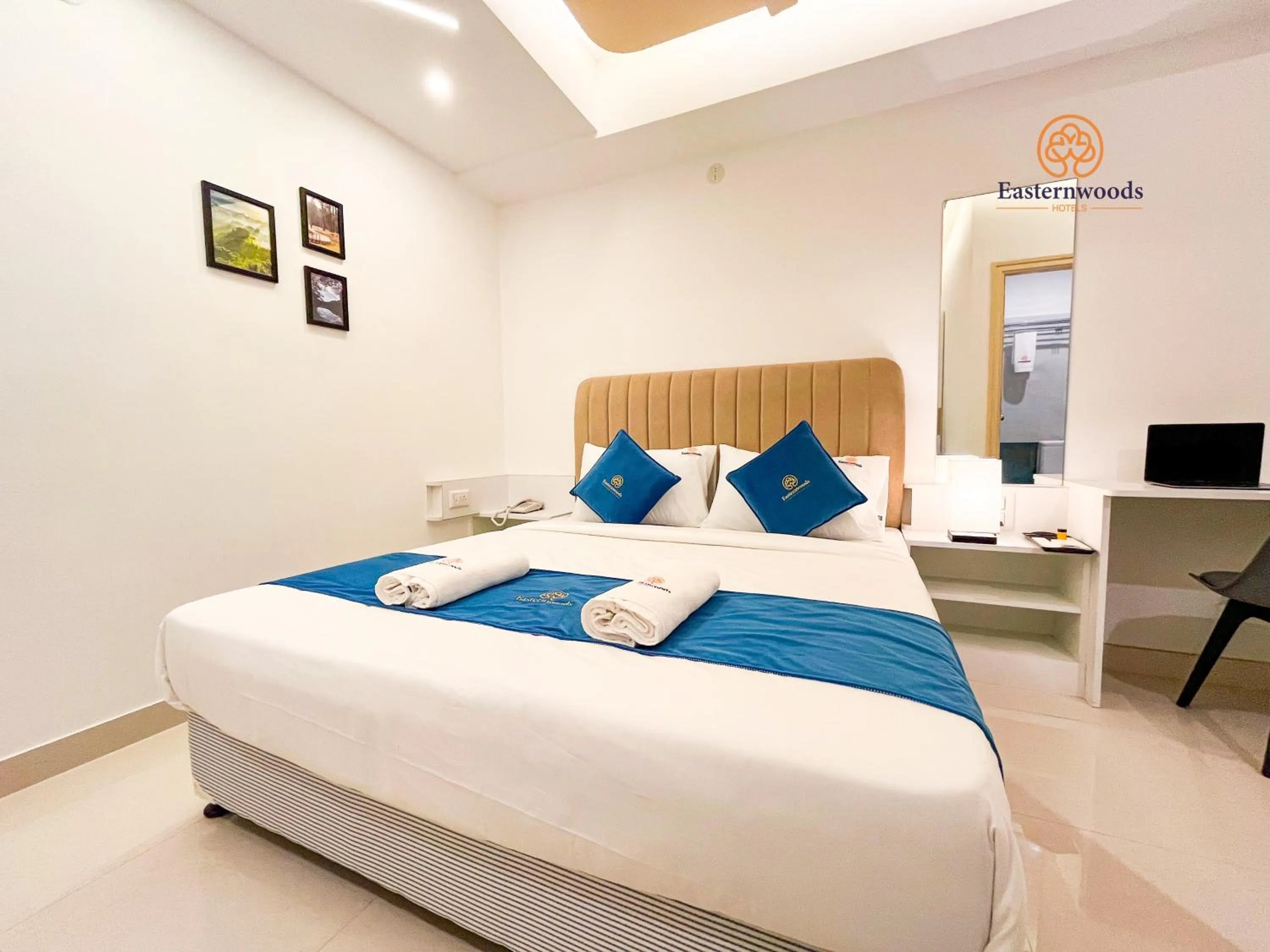 Bed in Easternwoods Hotels