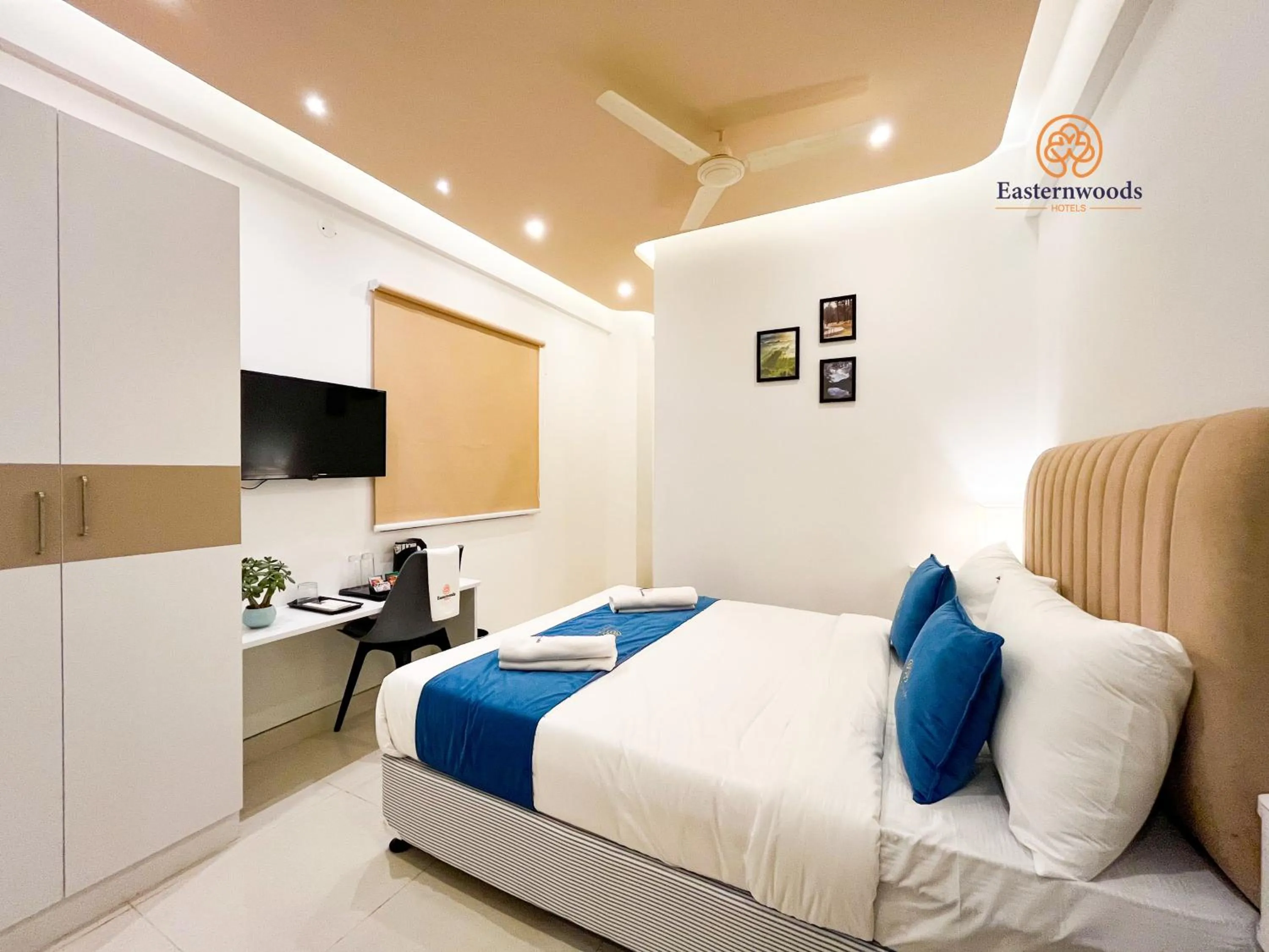 Bed in Easternwoods Hotels