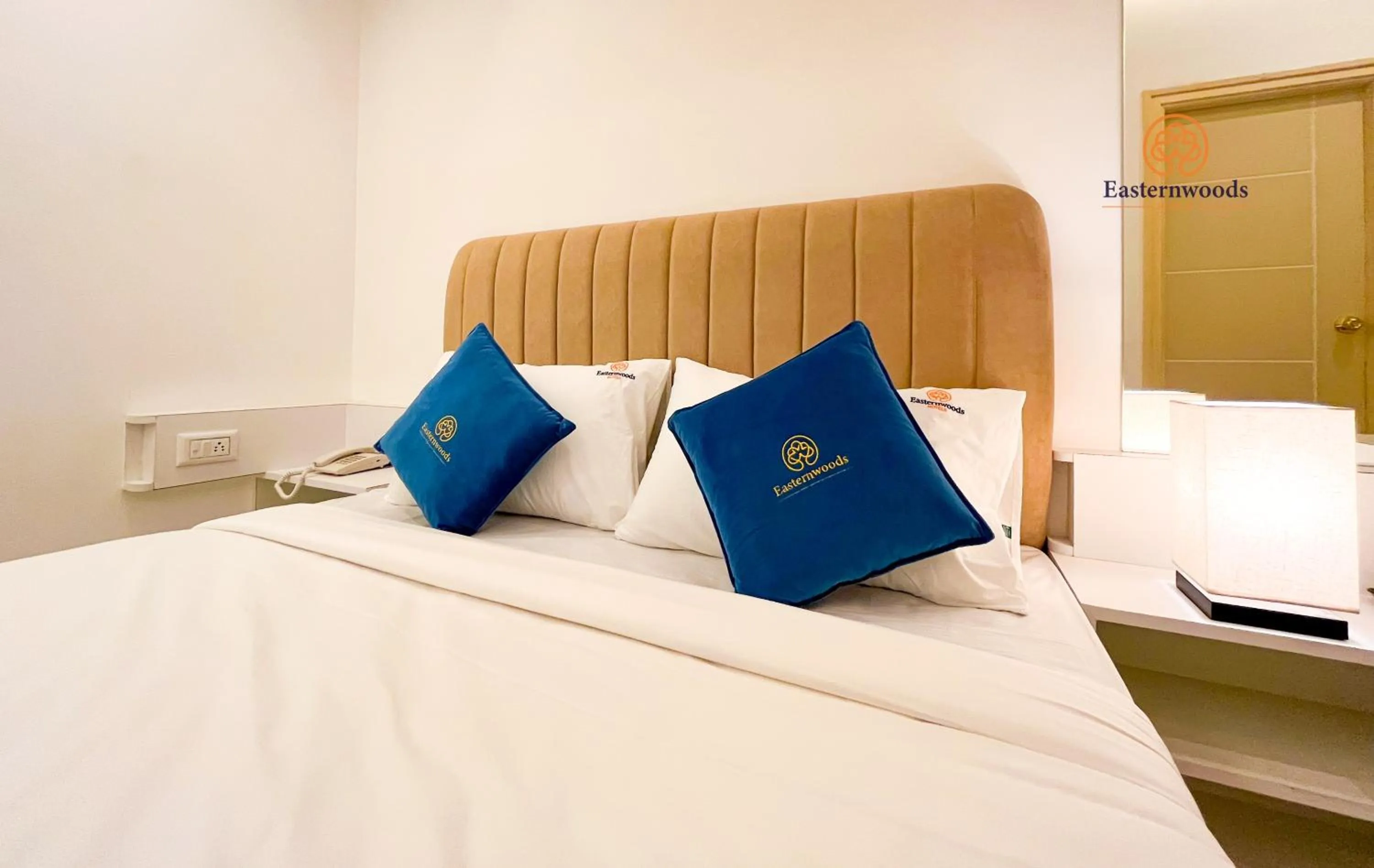 Bed in Easternwoods Hotels