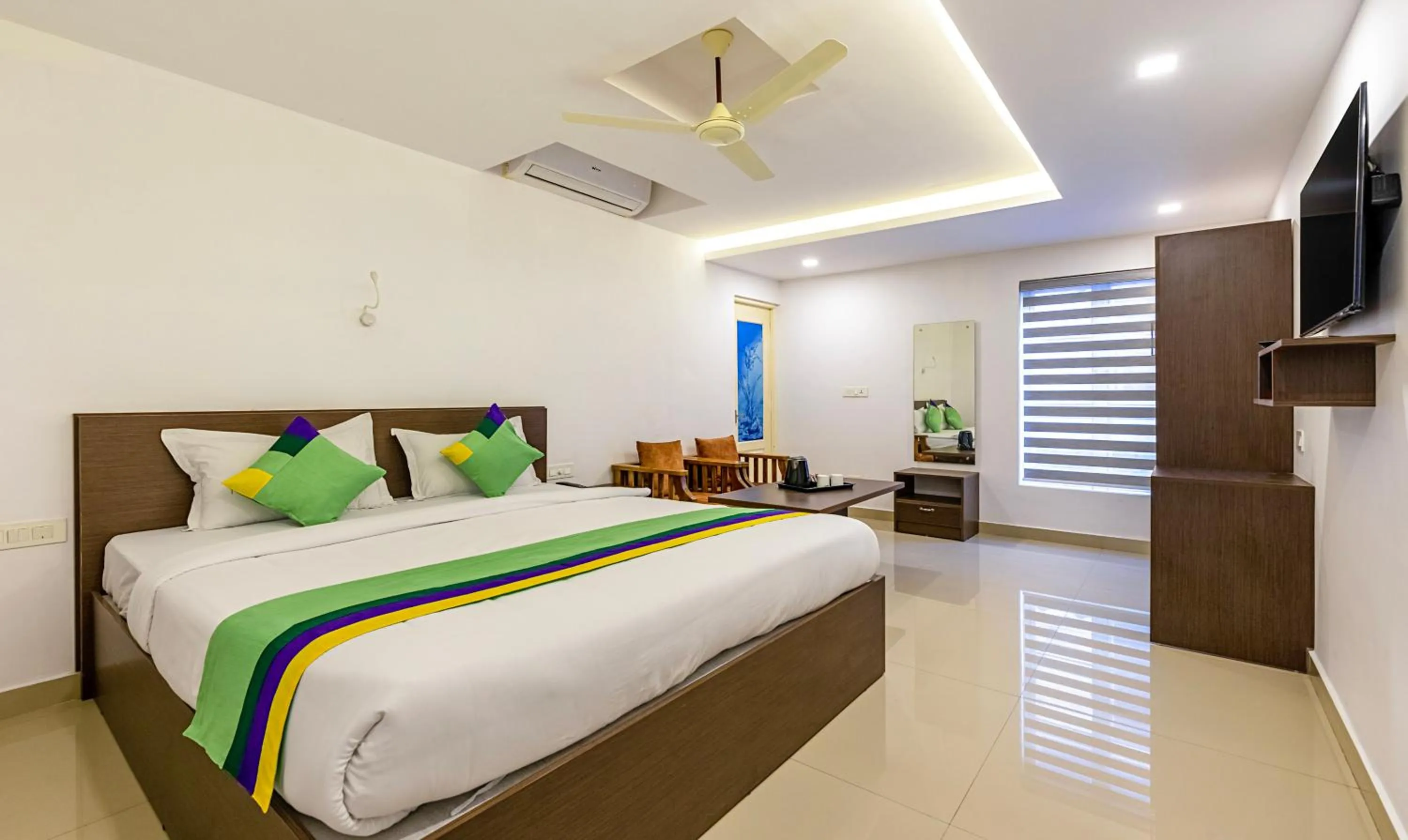 Bed in Treebo Trend Airport Avenue Plaza Cochin Airport