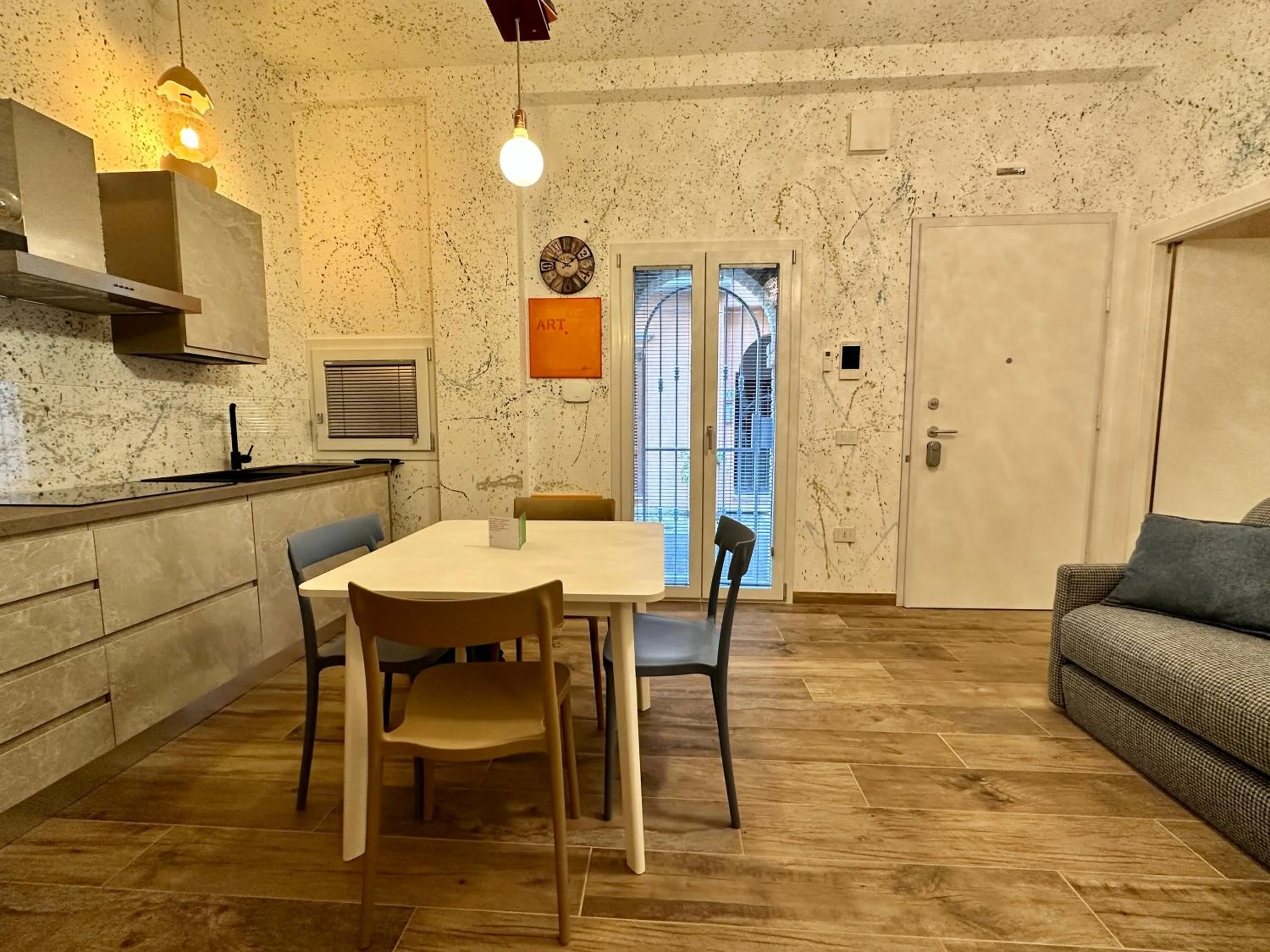 One-Bedroom Apartment in Happiness Suite Gallery - Appartamento con Sauna - Bed Art Relaxing Suite