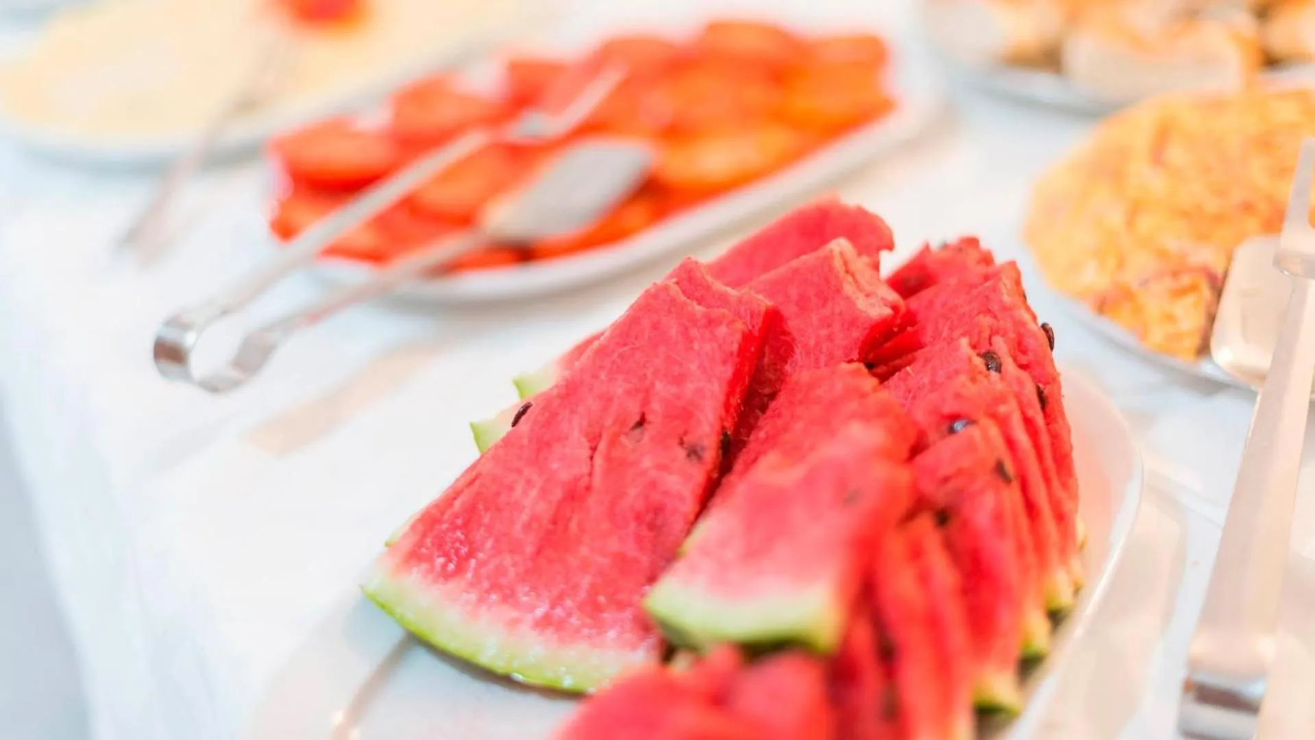 Buffet breakfast in Hostal San Francisco