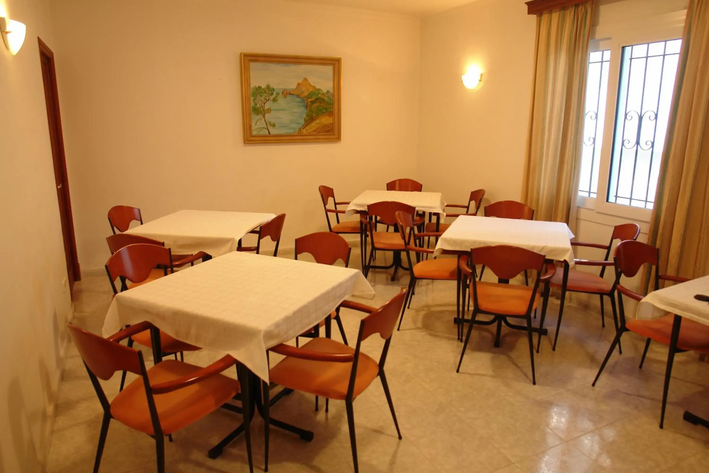 Restaurant/places to eat in Hostal San Francisco Restaurant/places to eat in Hostal San Francisco