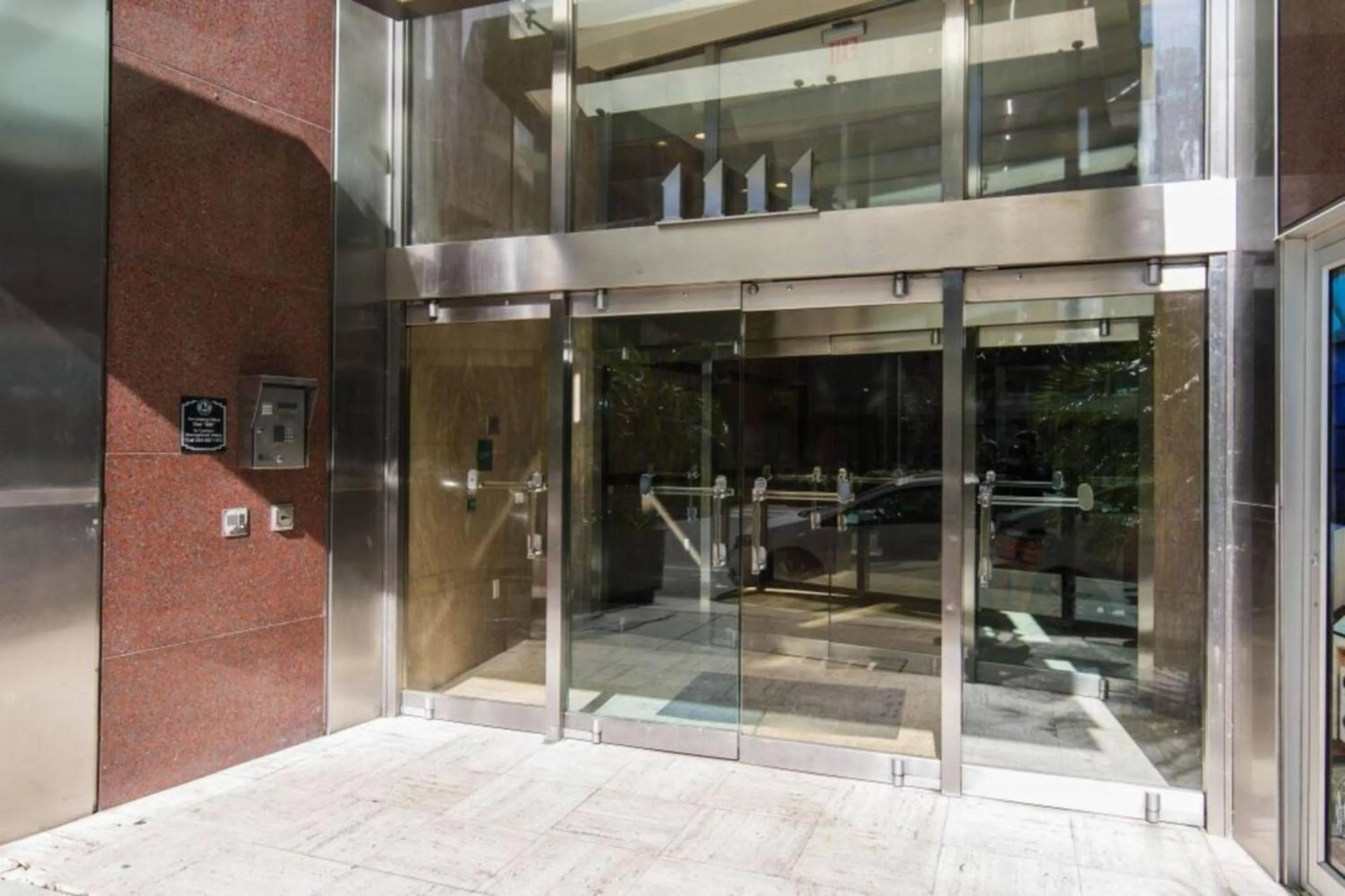 Facade/entrance in Stylish Condo with Game Room in New Orleans