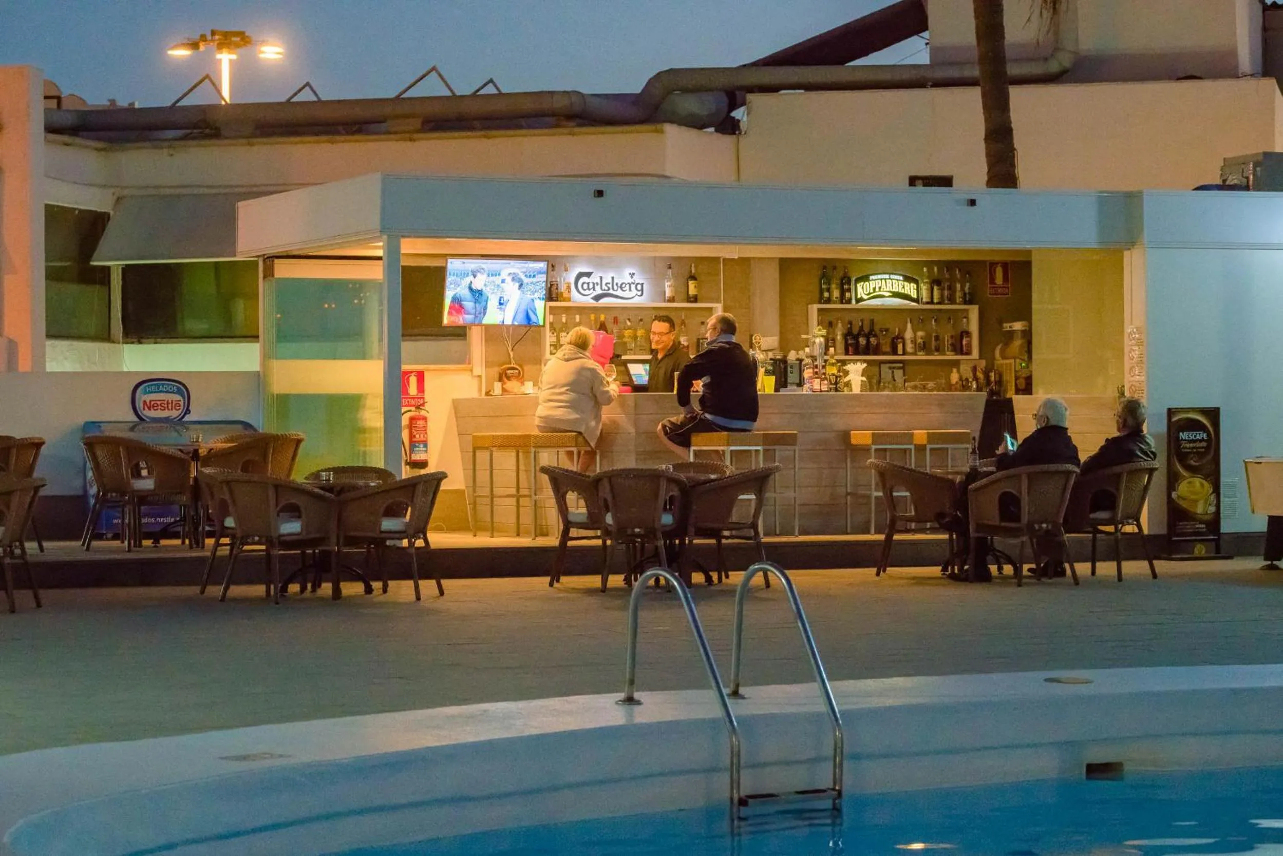 Restaurant/places to eat in Apartamentos Elena