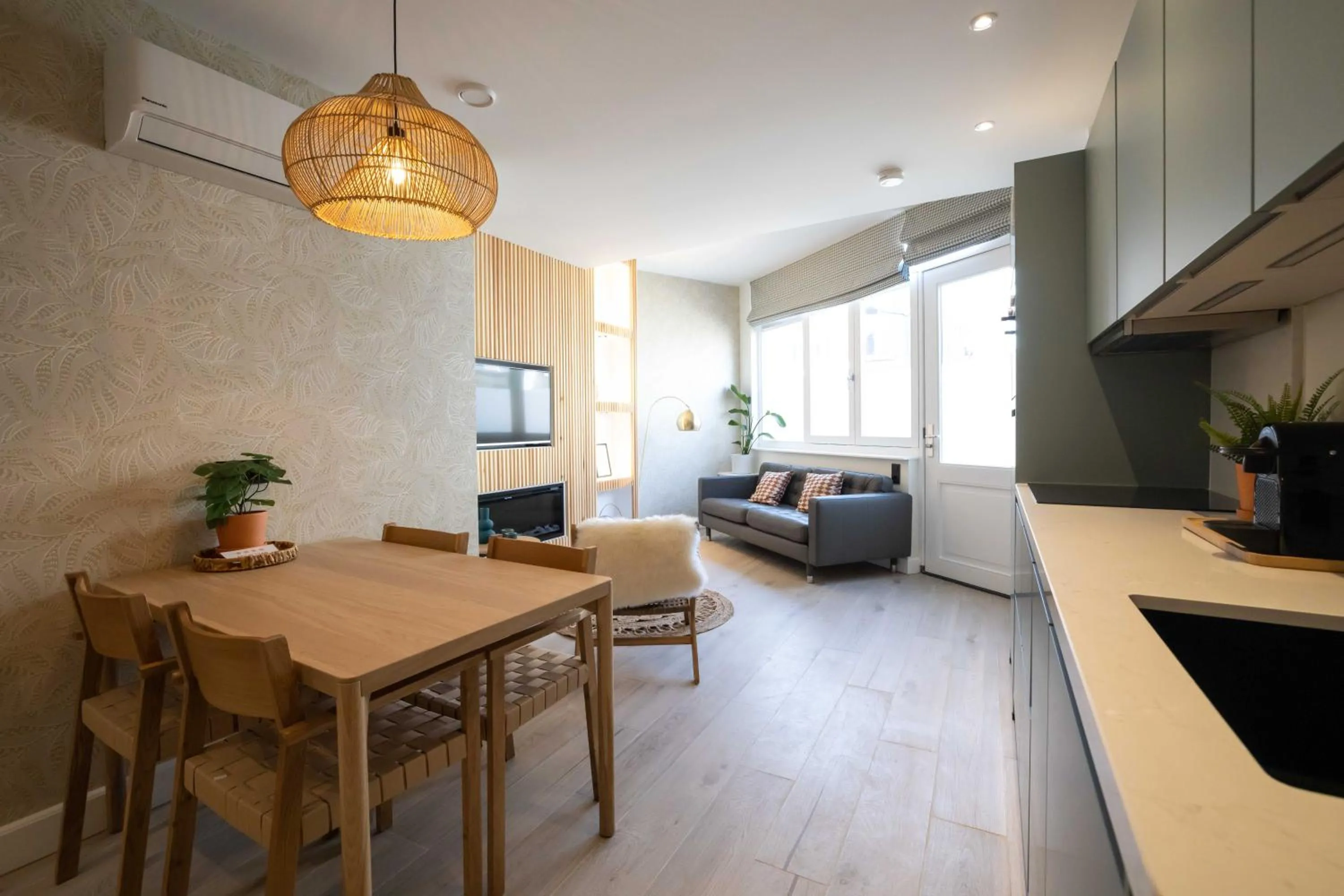 Kitchen or kitchenette in Modern two bedroom apartment close to the beach