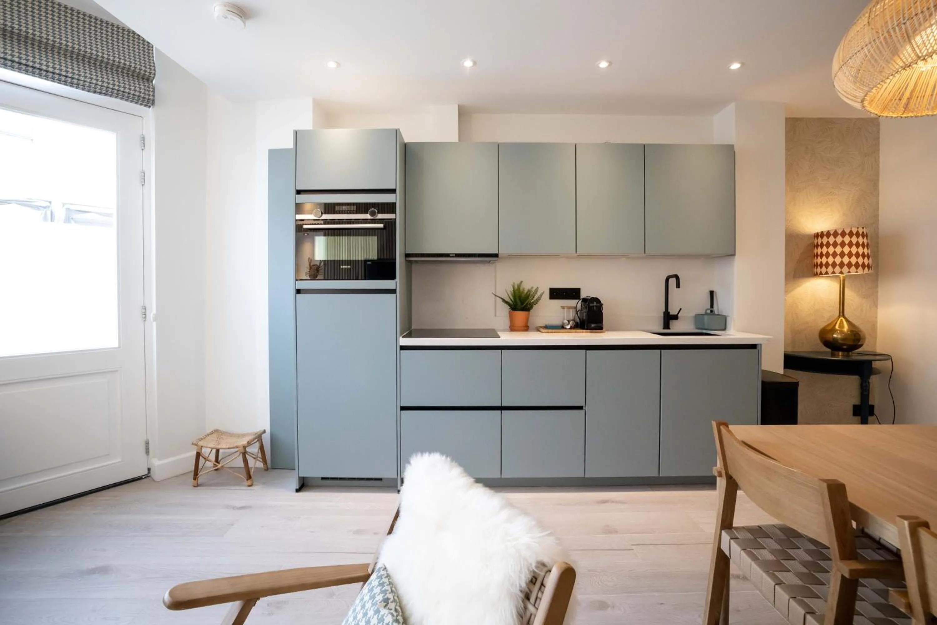 Kitchen or kitchenette in Modern two bedroom apartment close to the beach