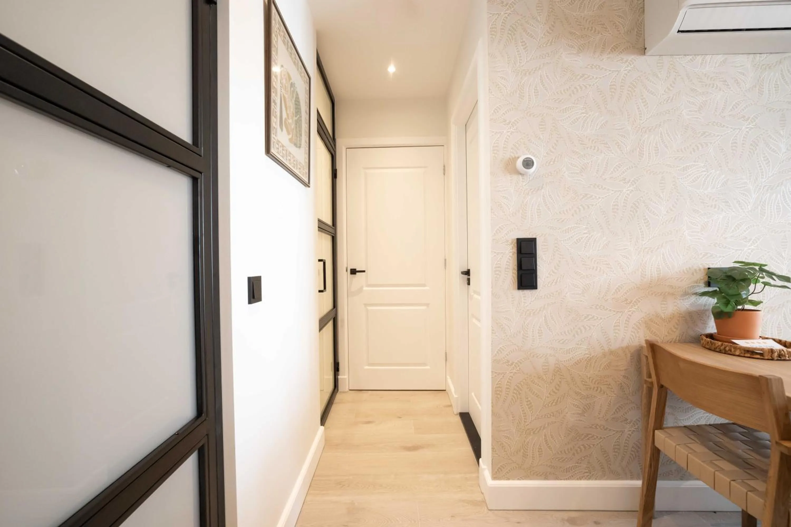 Photo of the whole room in Modern two bedroom apartment close to the beach