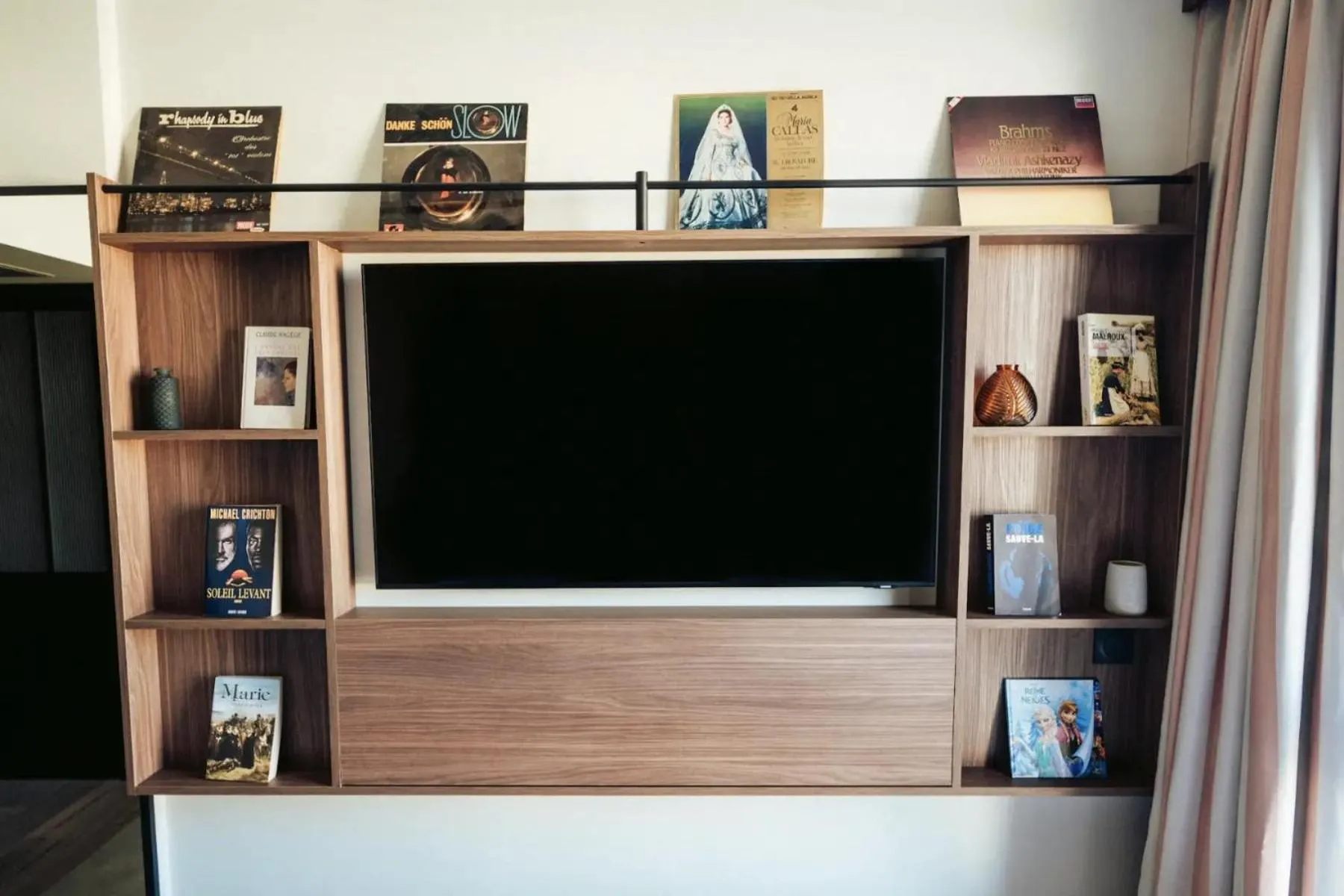 TV and multimedia in JOST Hotel Montpellier Centre St Roch