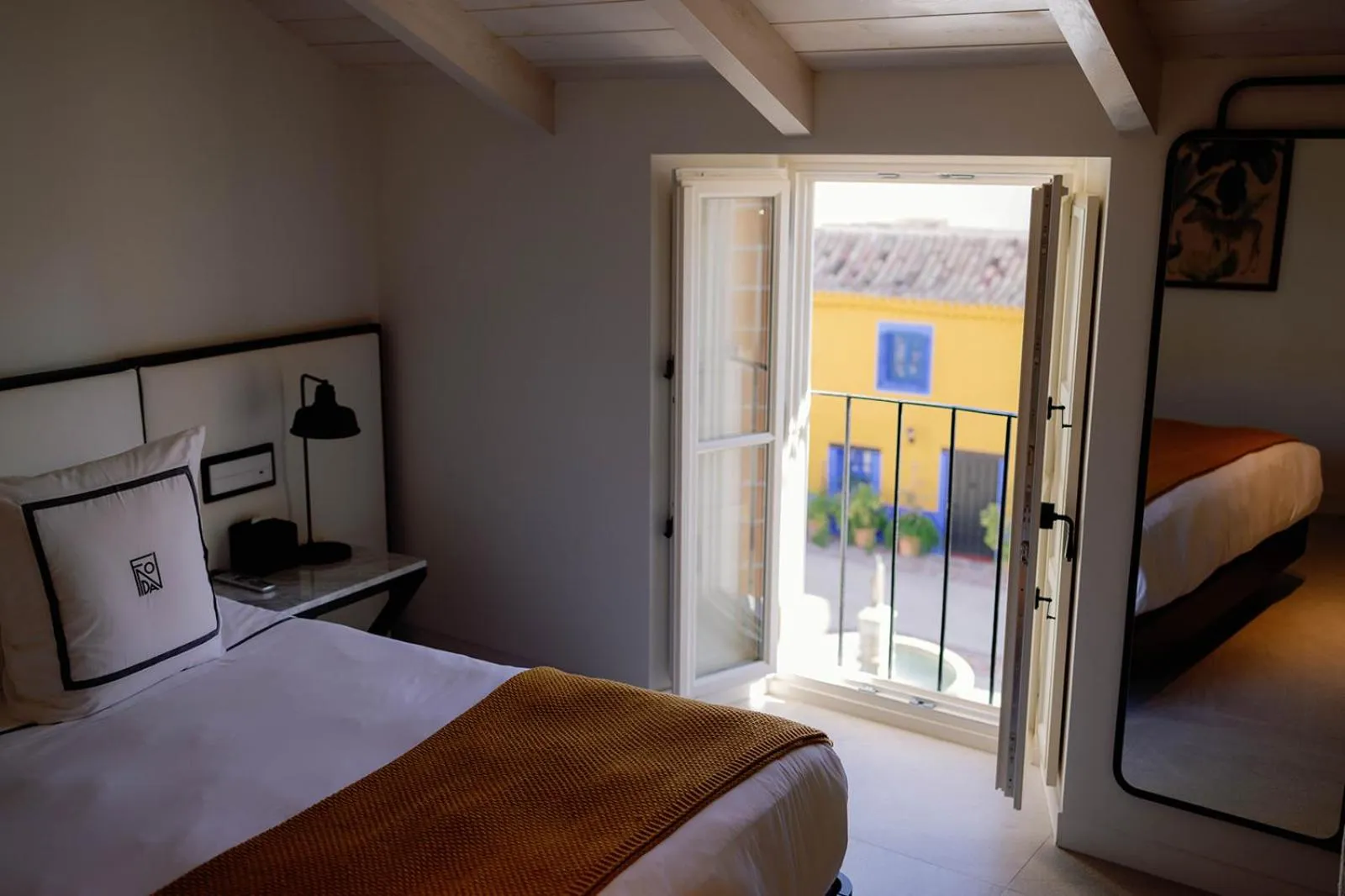 City view, Bed in La Fonda Heritage Hotel Luxury, Relais & Châteaux