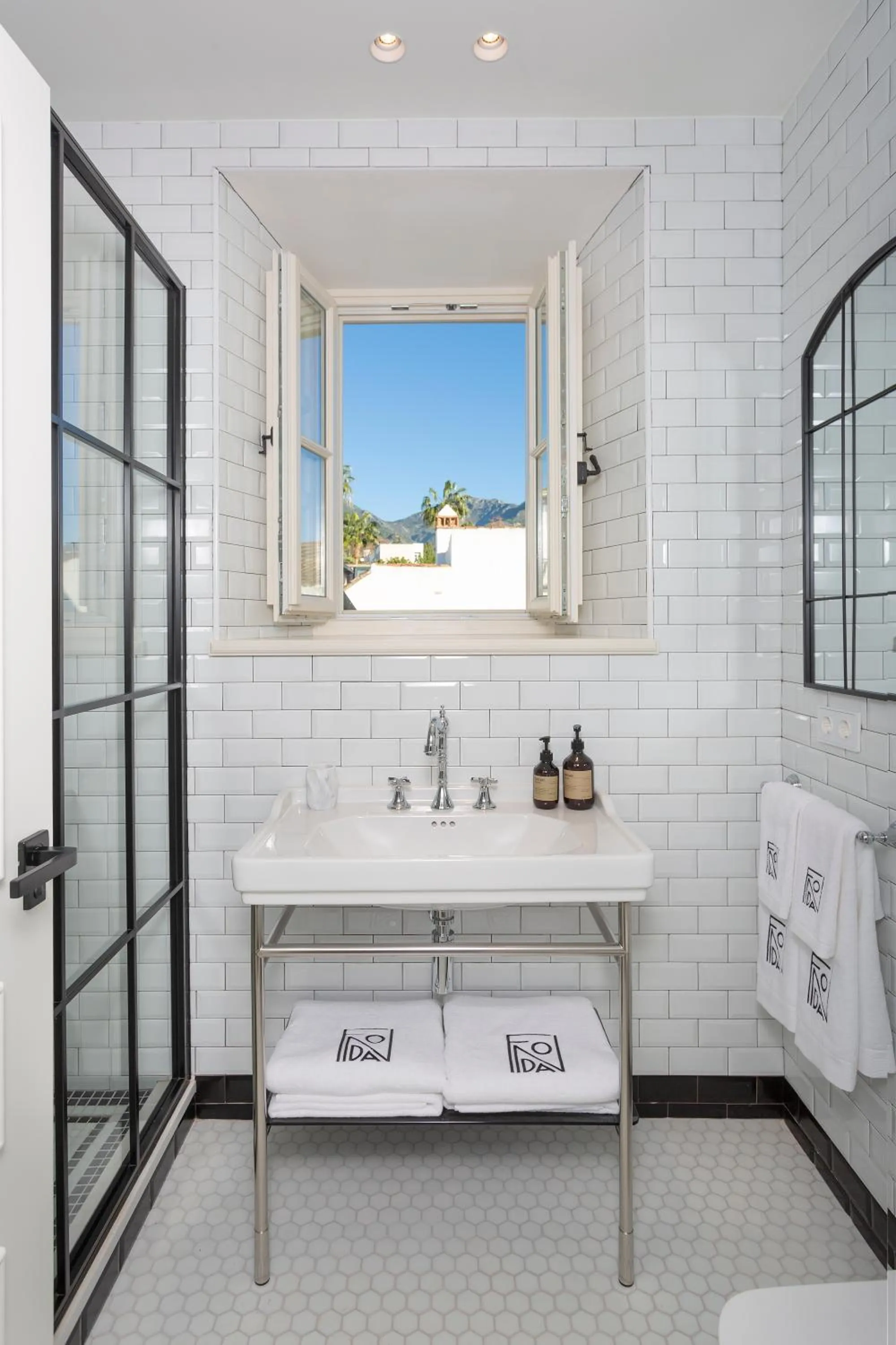 Bathroom in La Fonda Heritage Hotel Luxury, Relais & Châteaux