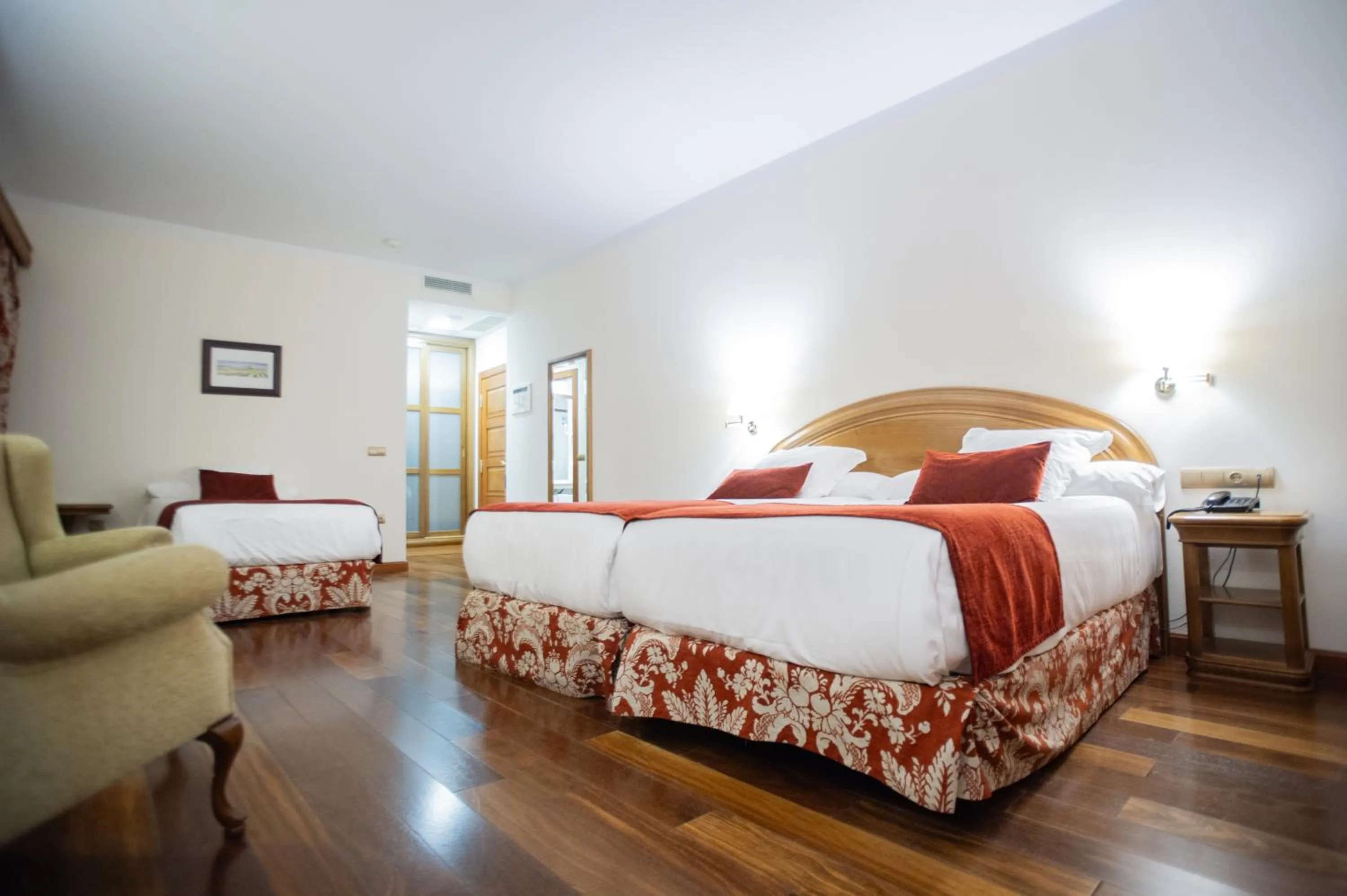 Photo of the whole room, Bed in AZZ Peñafiel Las Claras Hotel & Spa