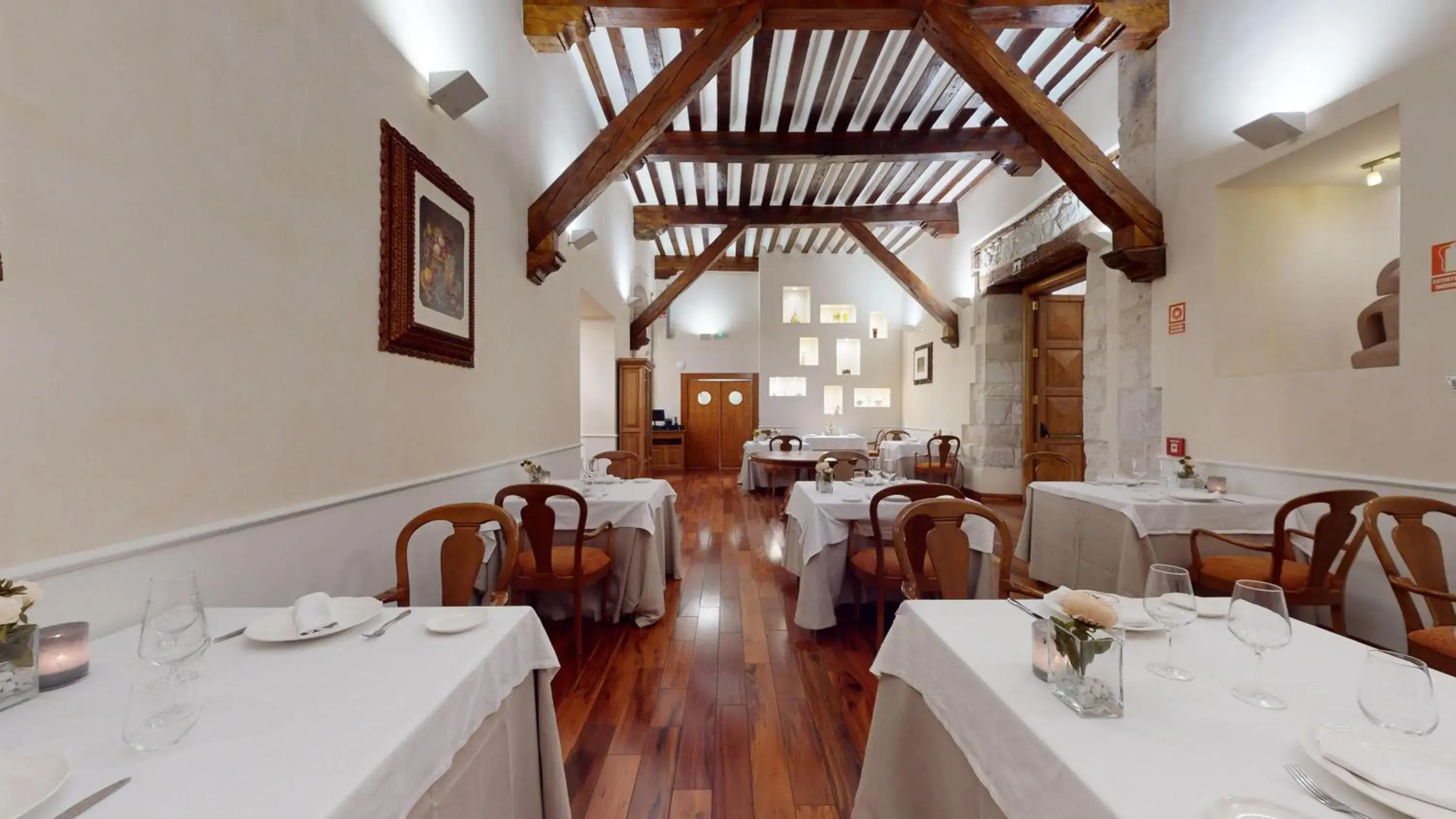Restaurant/places to eat in AZZ Peñafiel Las Claras Hotel & Spa Restaurant/places to eat in AZZ Peñafiel Las Claras Hotel & Spa